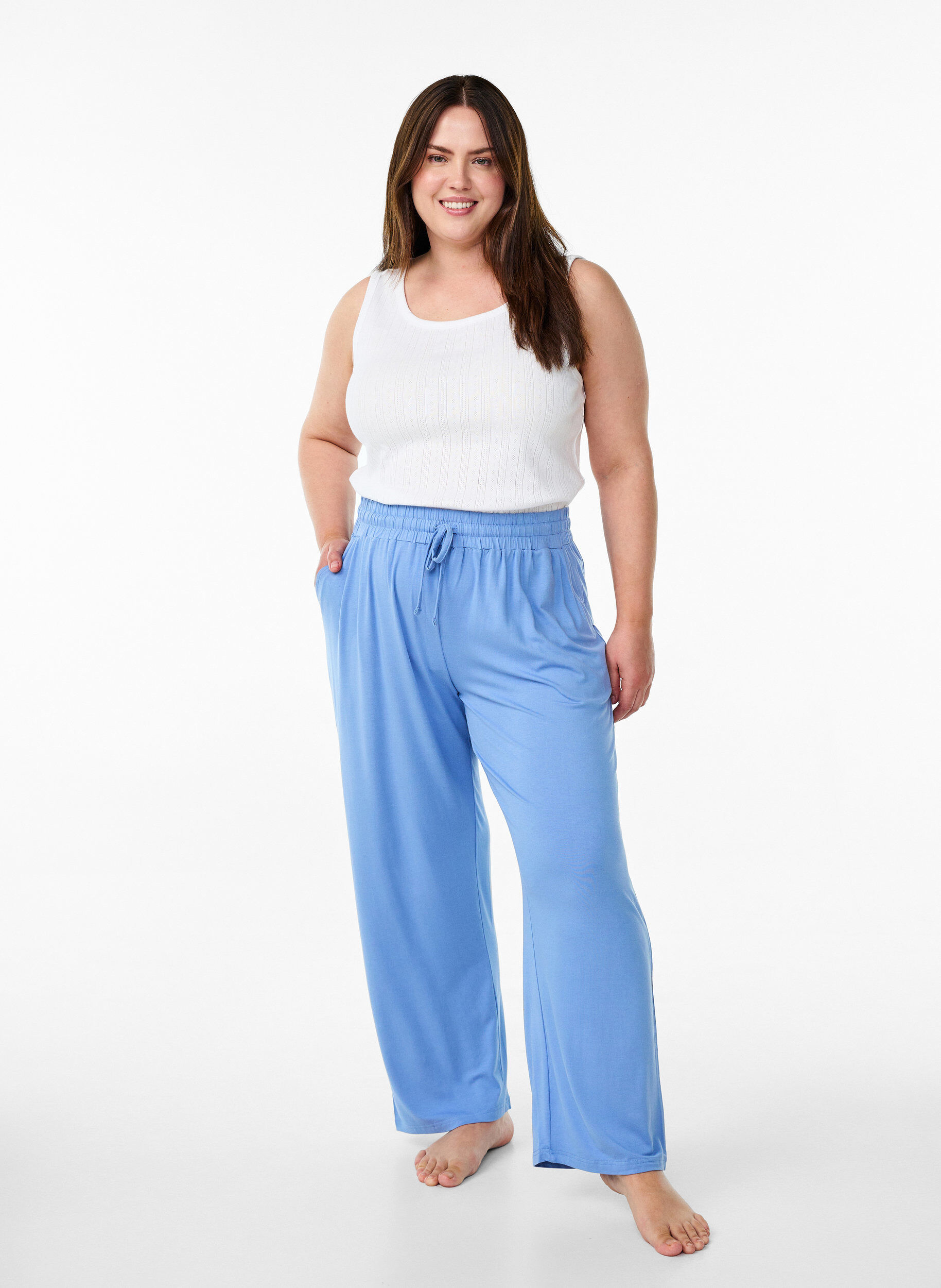 ZizziLosse nachtbroek in viscose jersey met zakken, Blauw, Model image number 0