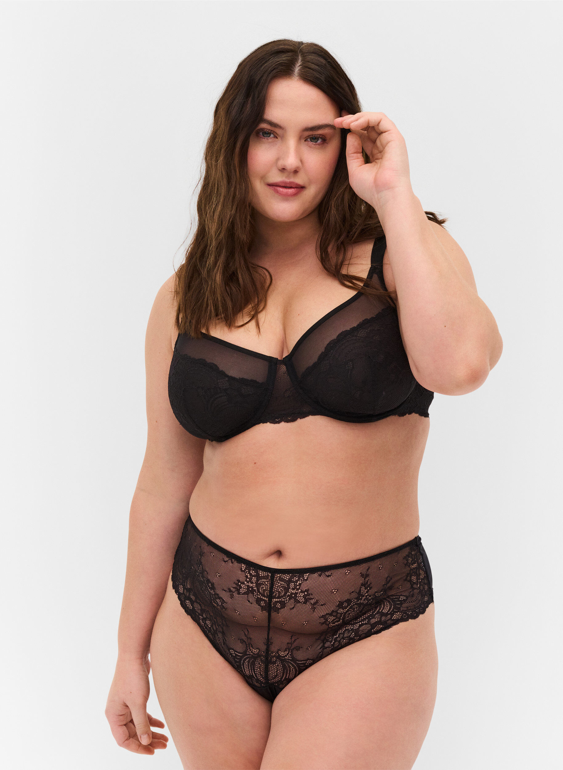 Zizzi Kanten string met normale taille, Black, Model image number 0