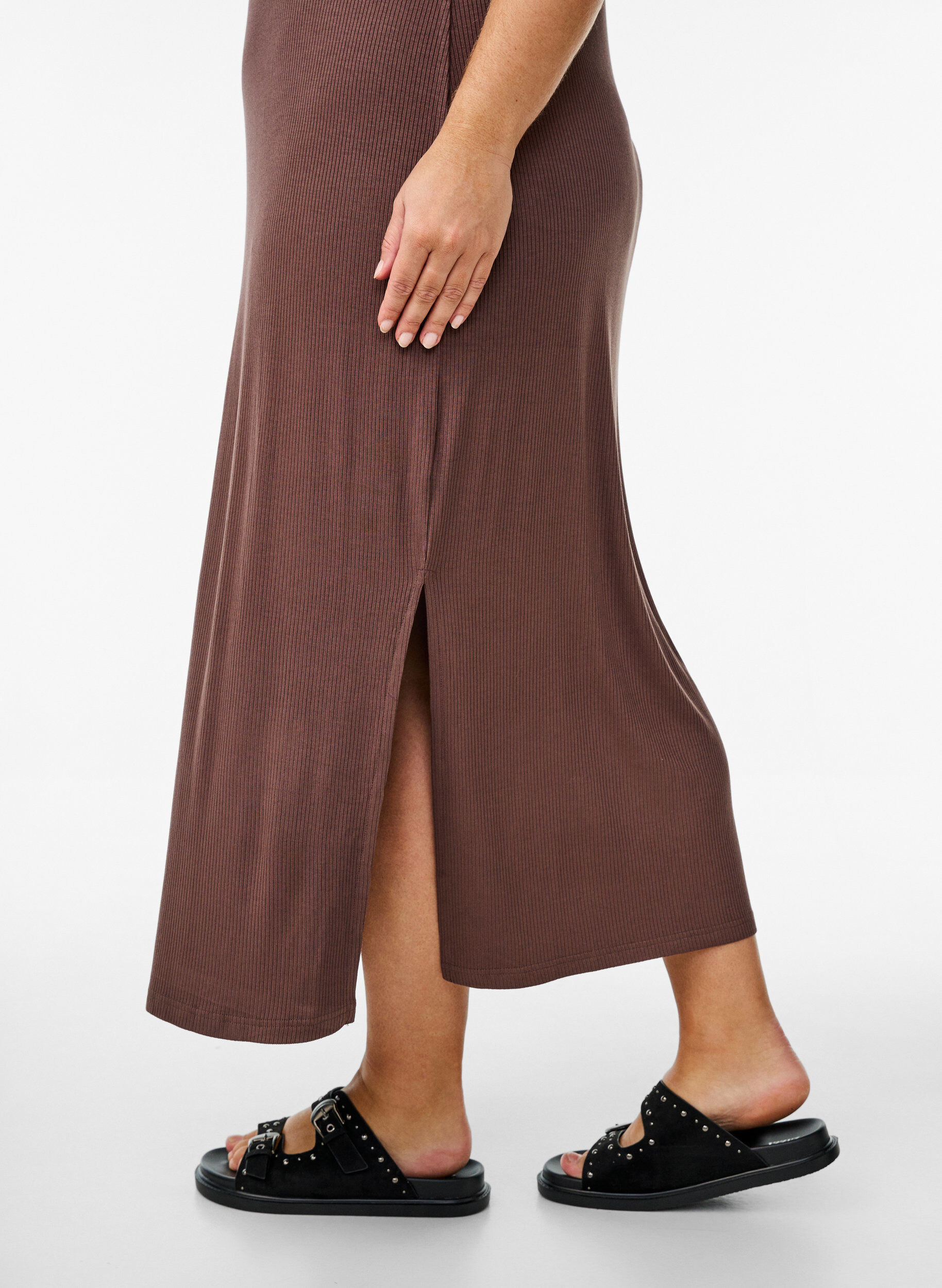 Zizzi Mouwloze, geribde jurk van viscose, Bruin, Model image number 2