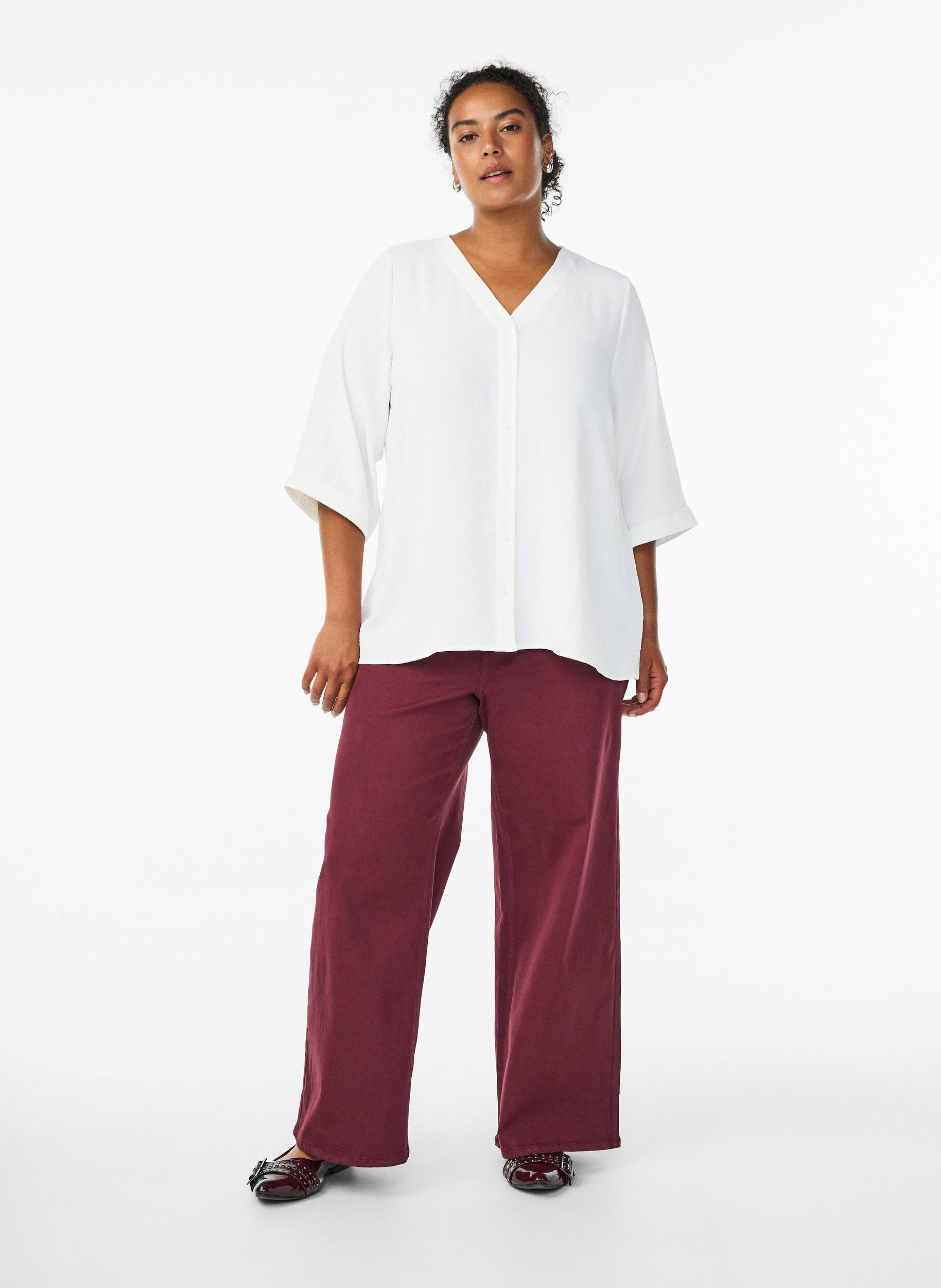 Zizzi FLASH &ndash; Shirtblouse met V-hals en 3/4 mouwen, Vanille, Model image number 1