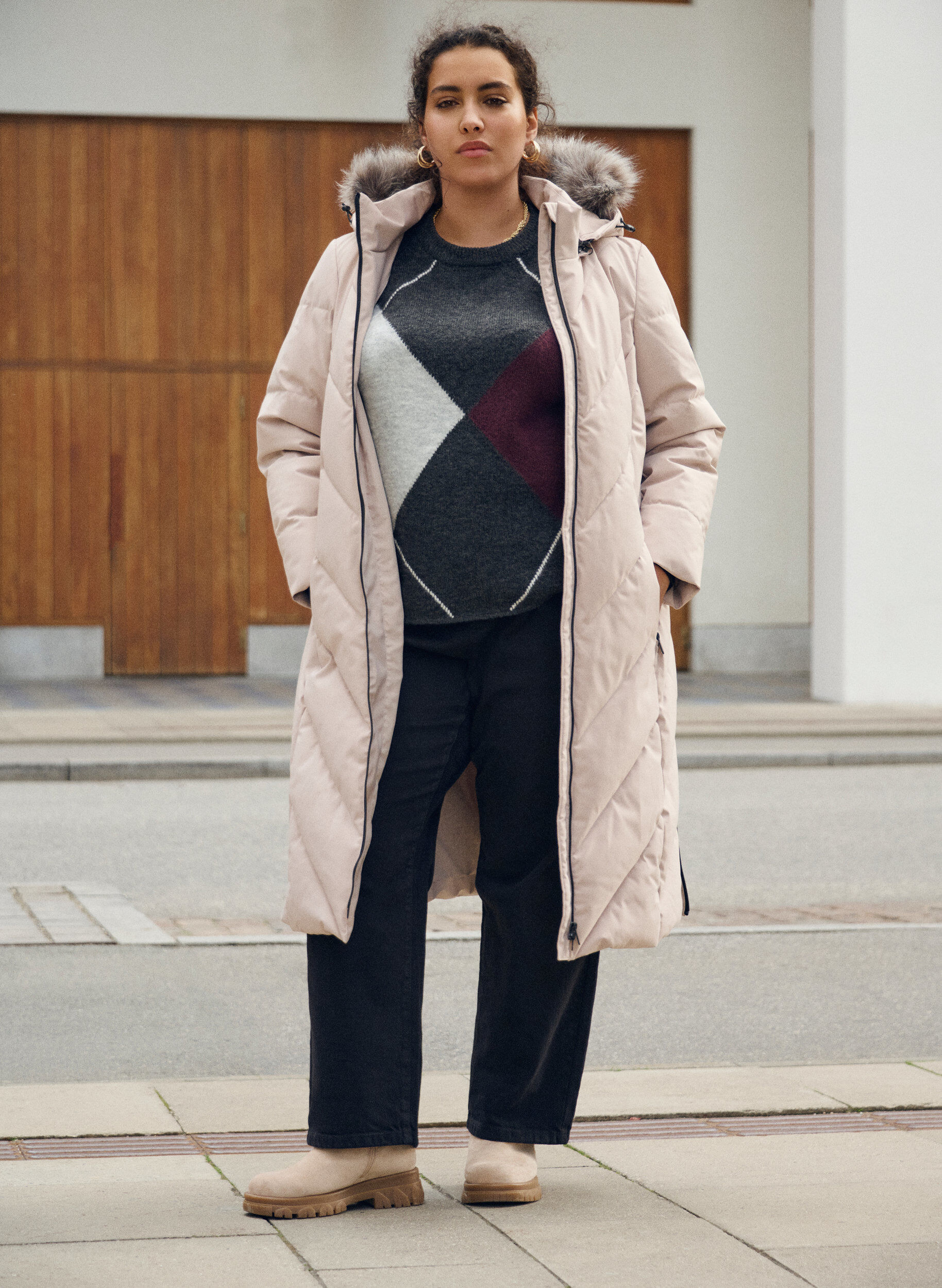 Zizzi Trui met grote ruiten en contrasterende mouwen, Grijs, Image image number 0