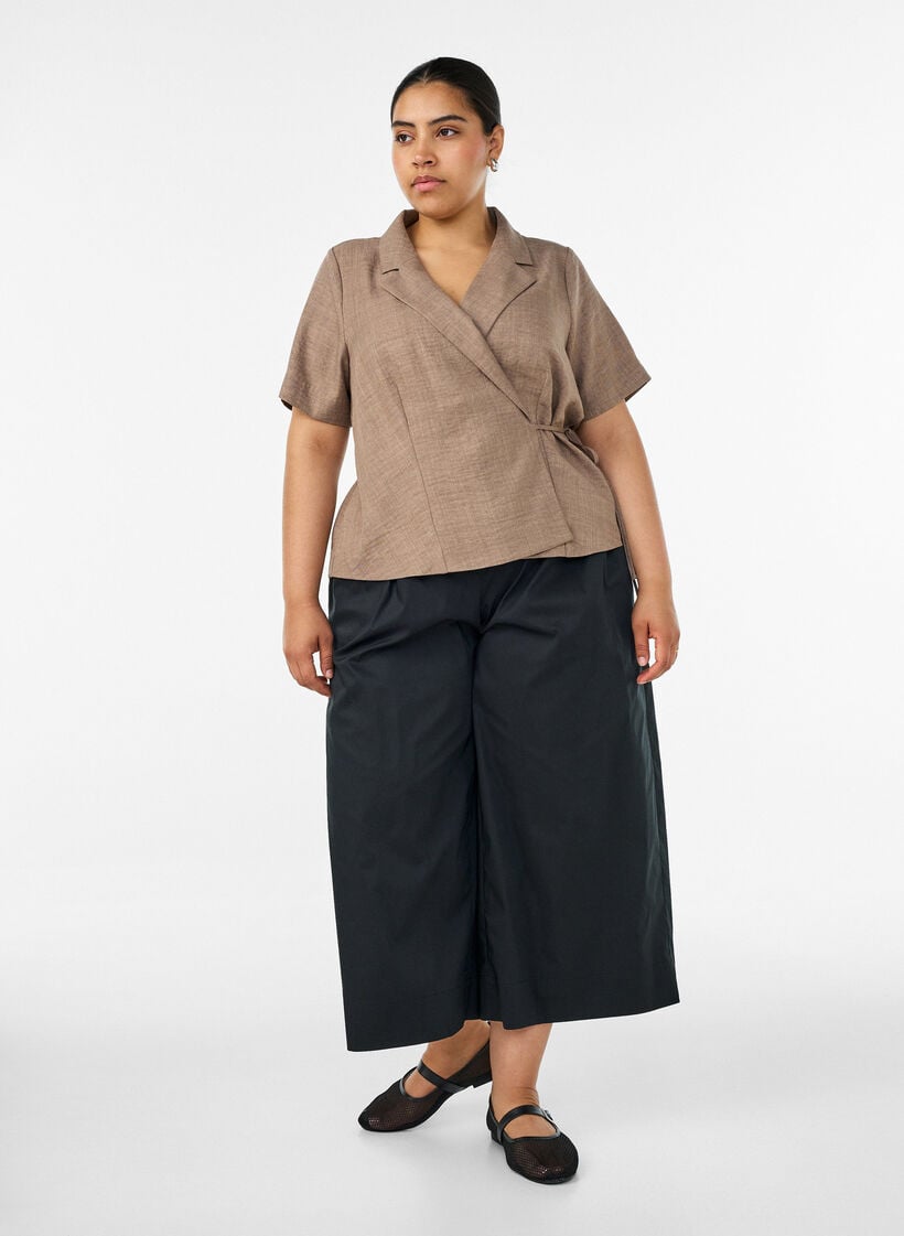 Wikkelshirt met striksluiting, Bruin, Model image number 1