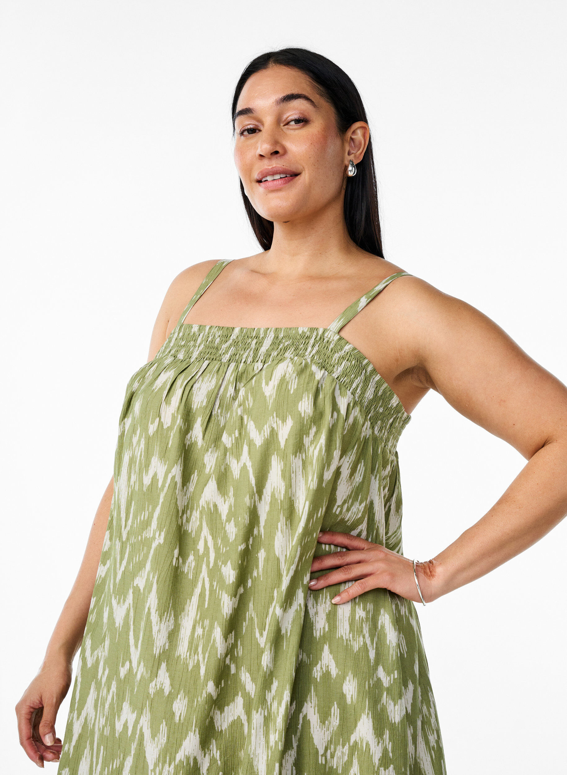 Zizzi Korte viscose jurk met spaghettibandjes, Groen, Model image number 2