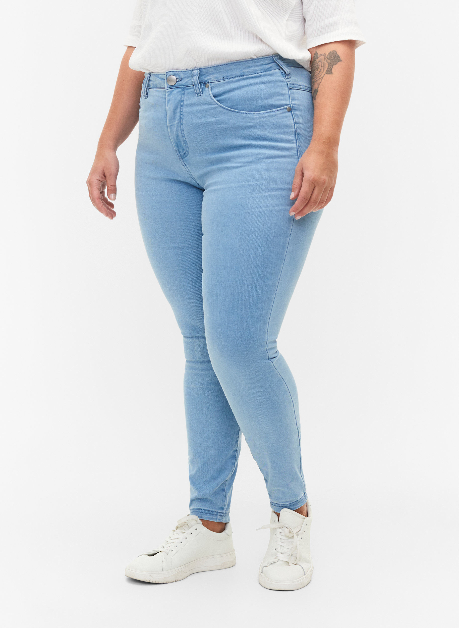 ZizziSuper slim Amy jeans met hoge taille, Ex Lt Blue, Model image number 2