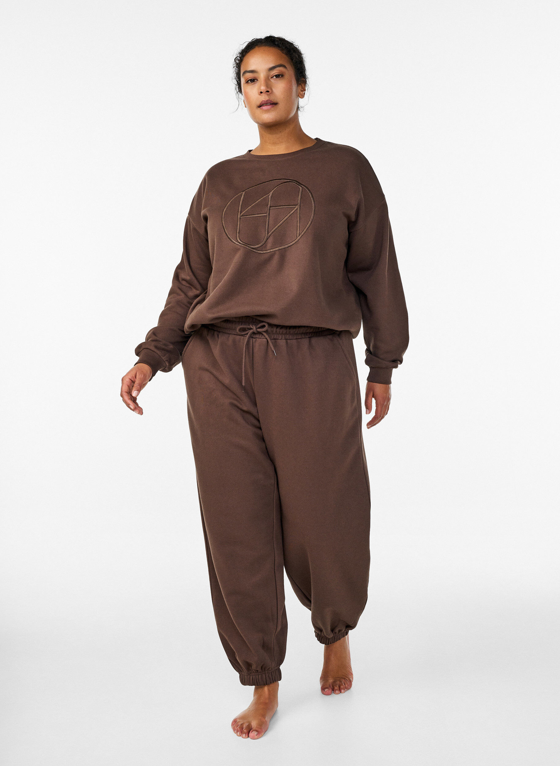 ZizziHigh-waist joggingbroek met zakken, Bruin, Model image number 0