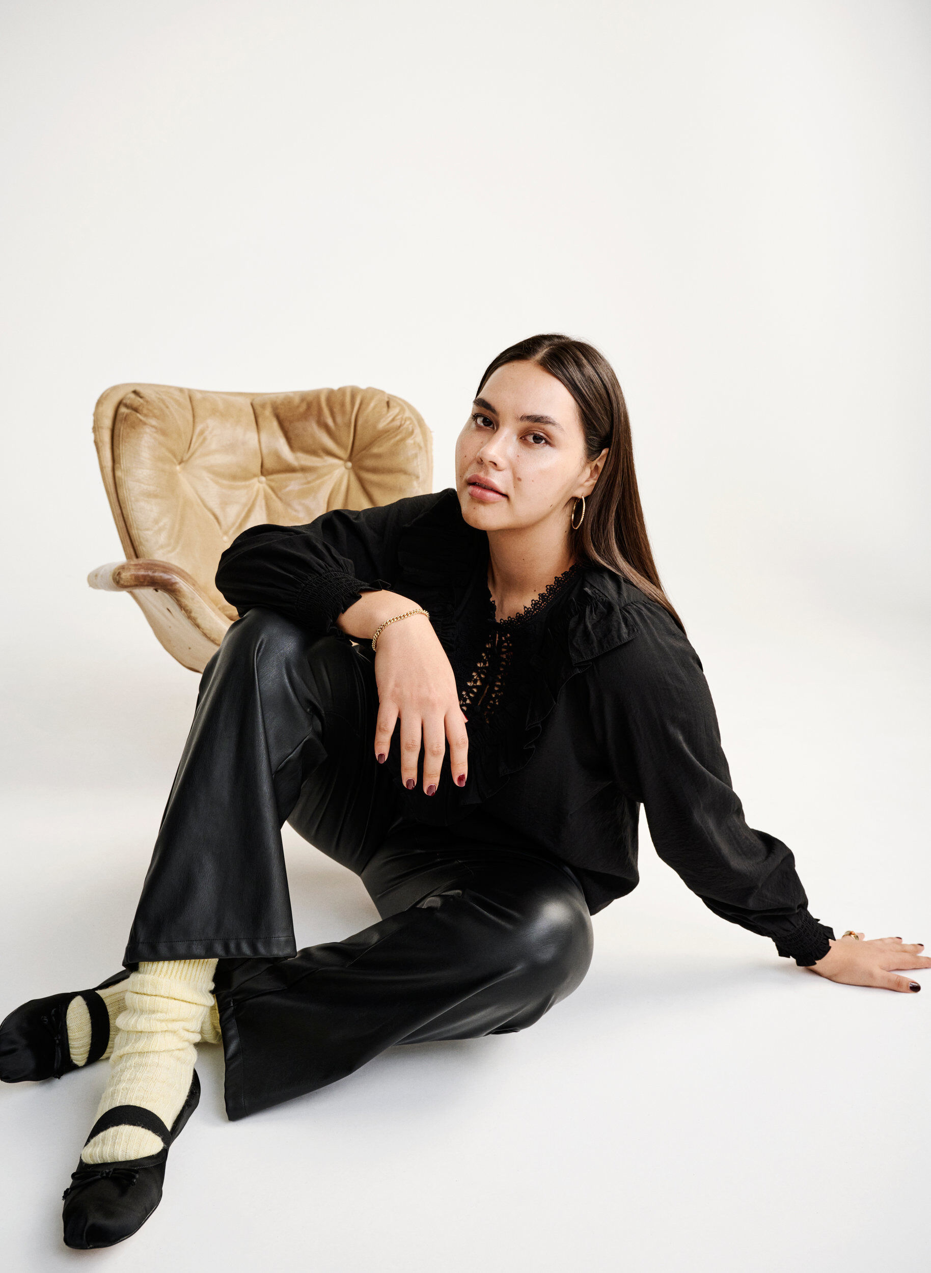 Zizzi Viscose blouse met ruches en borduursel, Black, Image image number 0