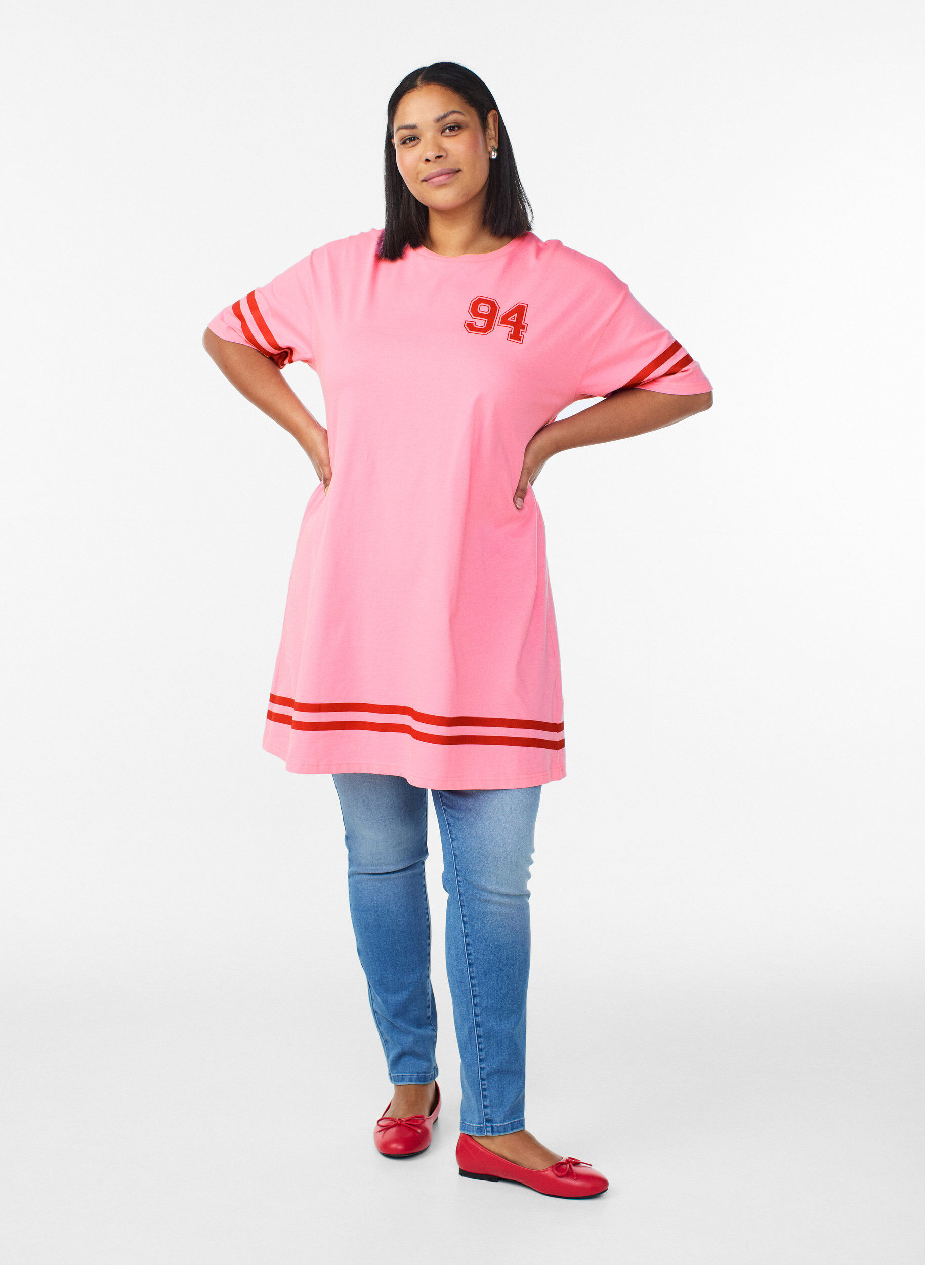 Zizzi Kort T-shirtjurkje met sportieve details, Roze, Model image number 1