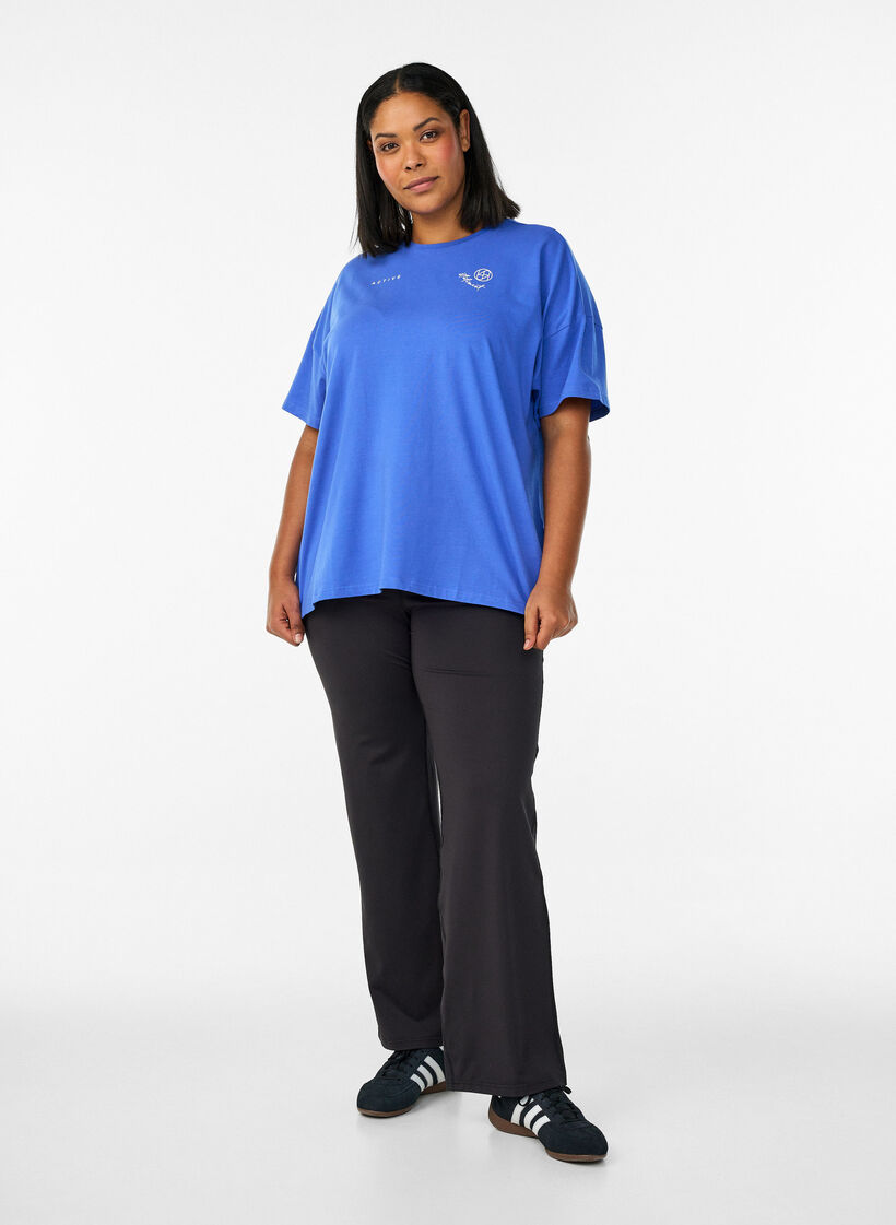 T-shirt van biologisch katoen met klein frontmotief, Blauw, Model image number 1