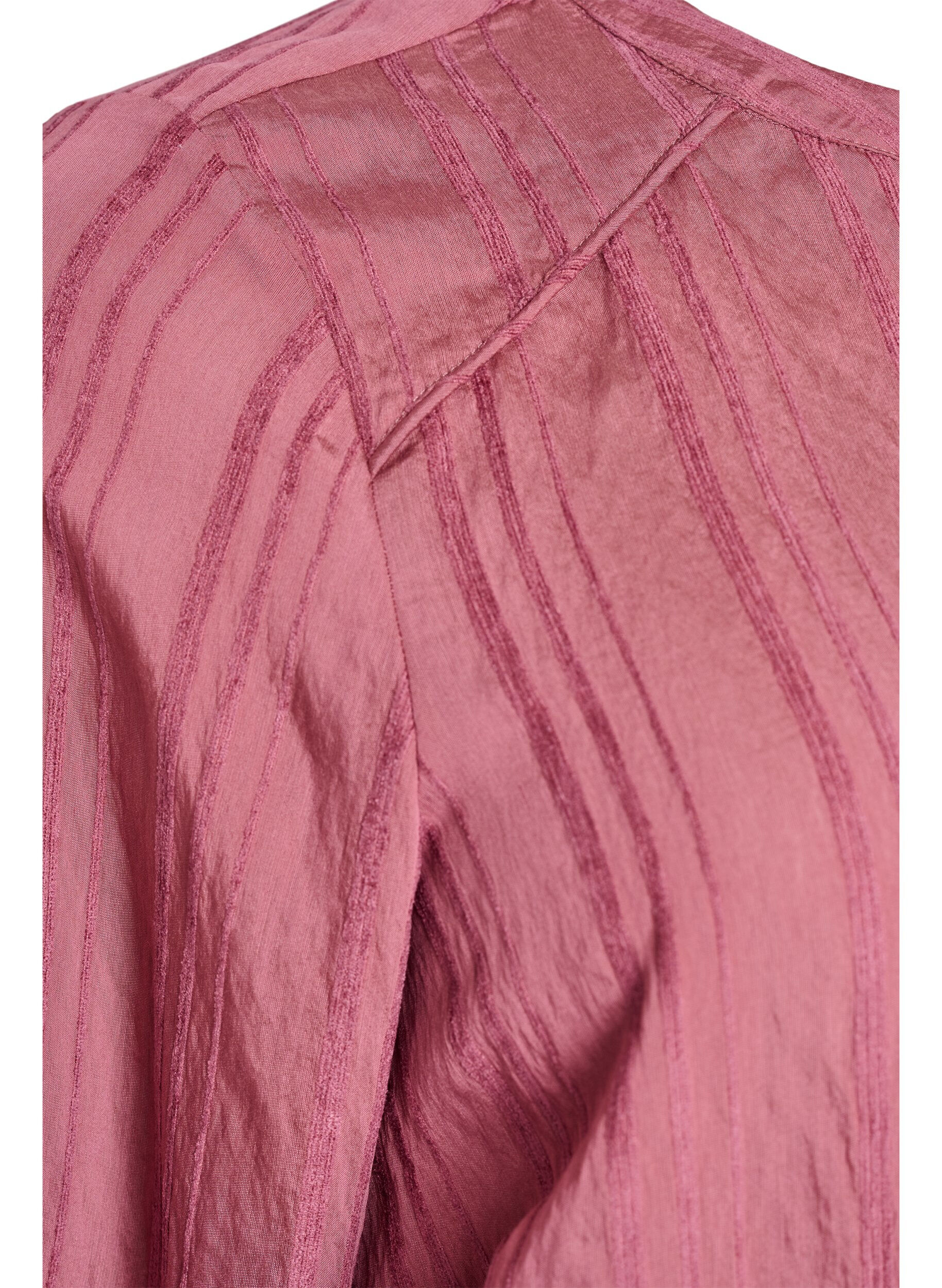 Zizzi Blouse met ton-sur-ton textuur en knopen, Roze, Packshot image number 3