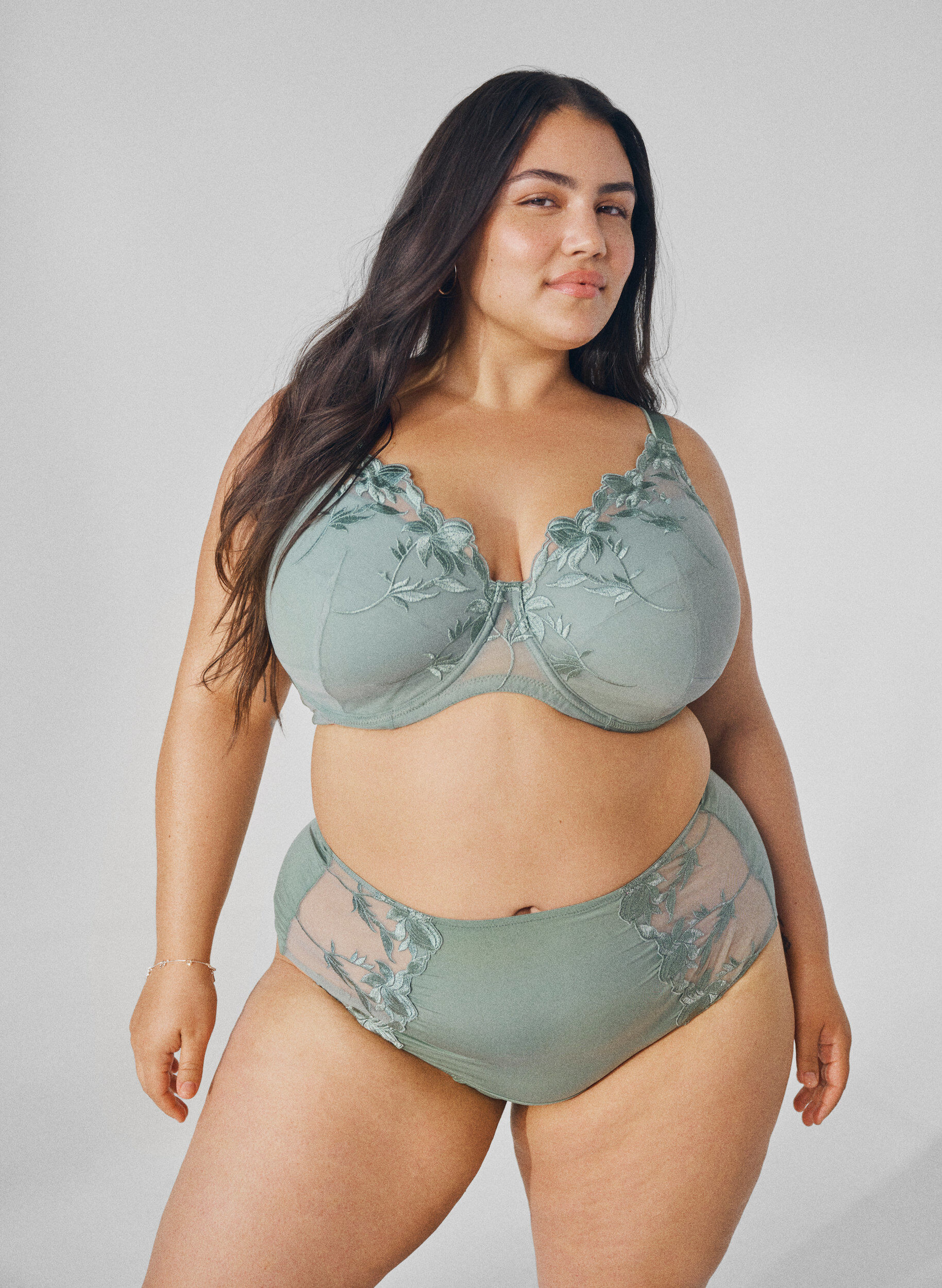 Zizzi Hipsterslip met borduursel en normale taille, Iceberg Green, Image image number 0
