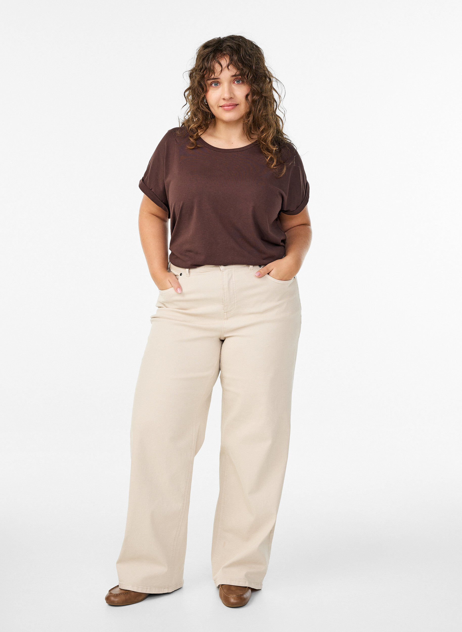 Zizzi T-shirt met korte mouwen van katoenmix, Bruin, Model image number 1