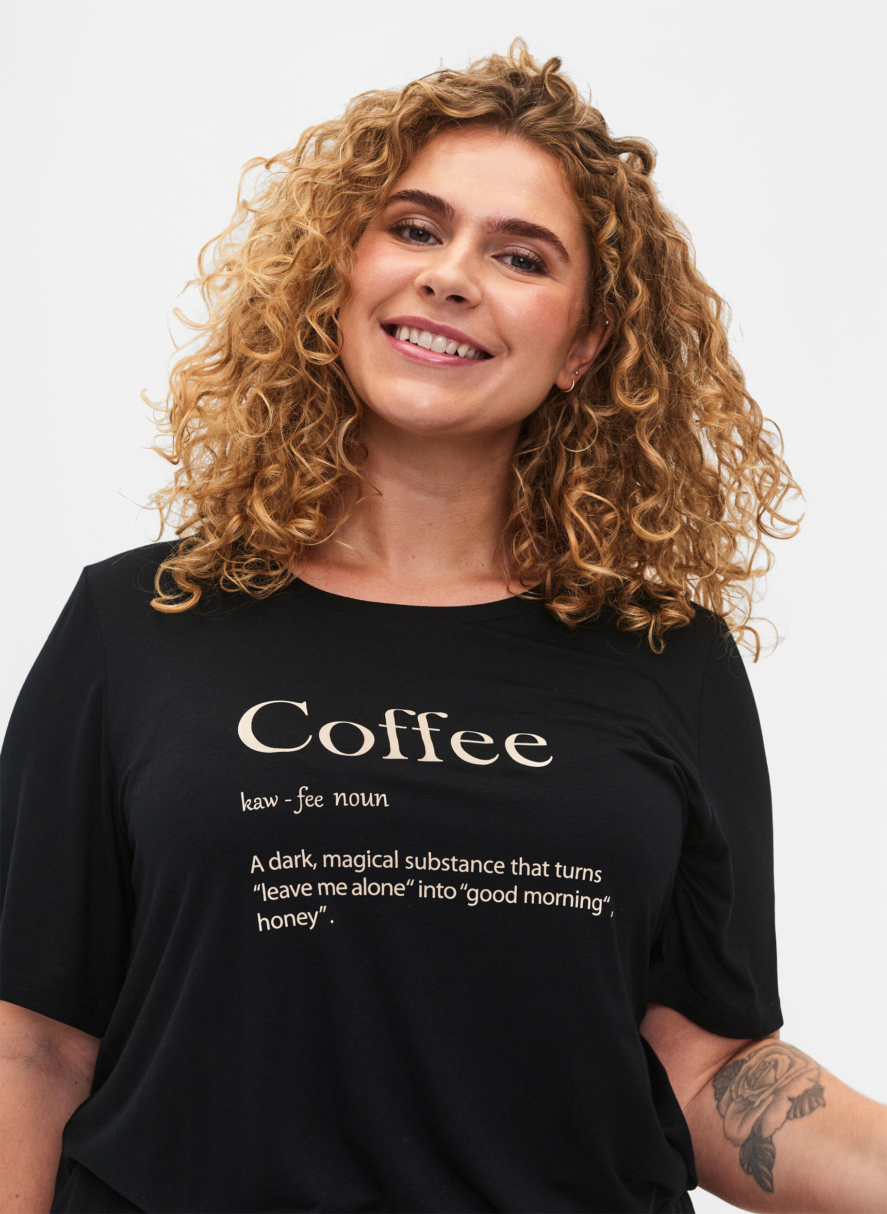 Zizzi Nachtshirt van viscose met korte mouwen, Black Coffee, Model image number 1