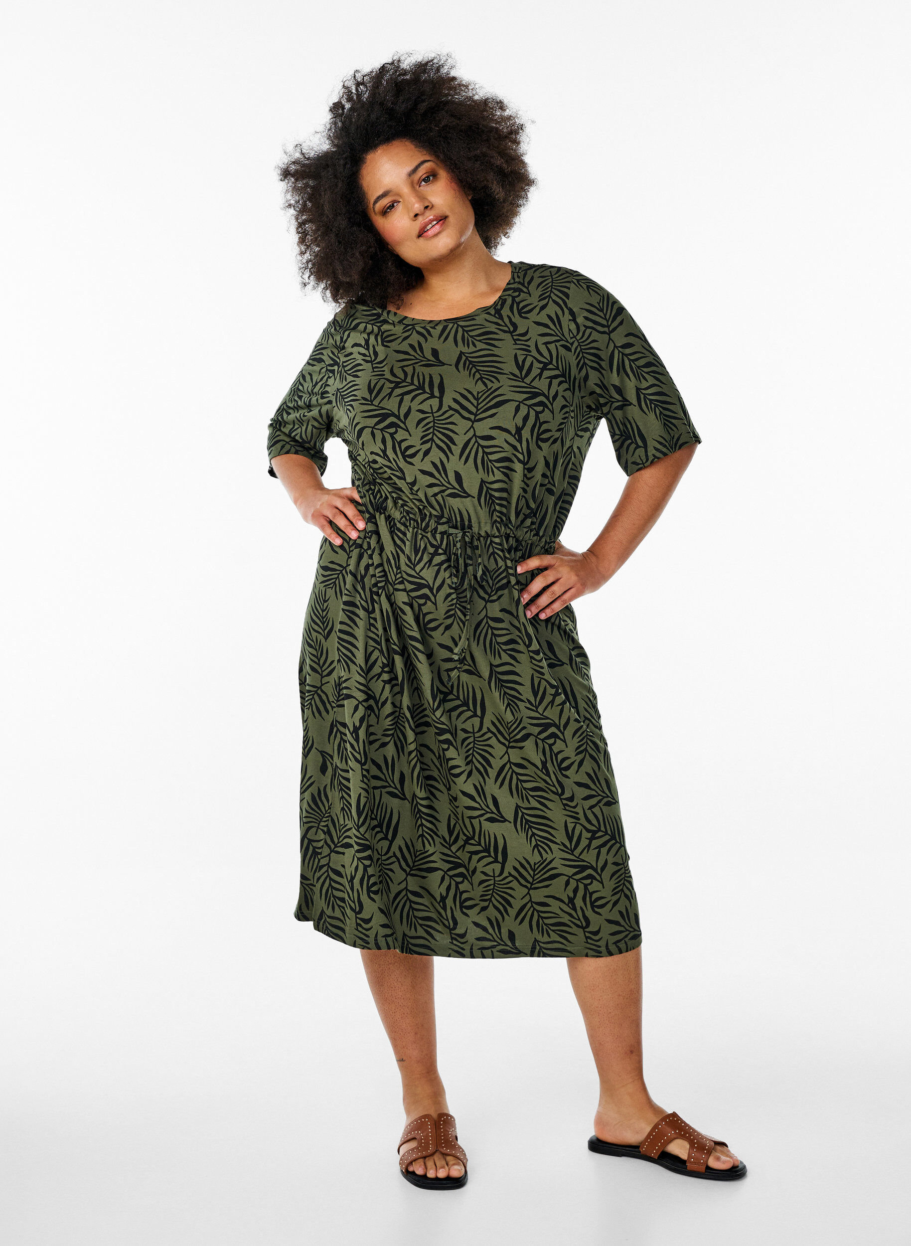 Zizzi Jersey midi jurk met strikriem in de taille, Groen, Model image number 0