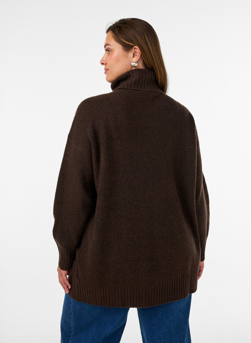 Losse gebreide trui met coltrui, Bruin, Model image number 2