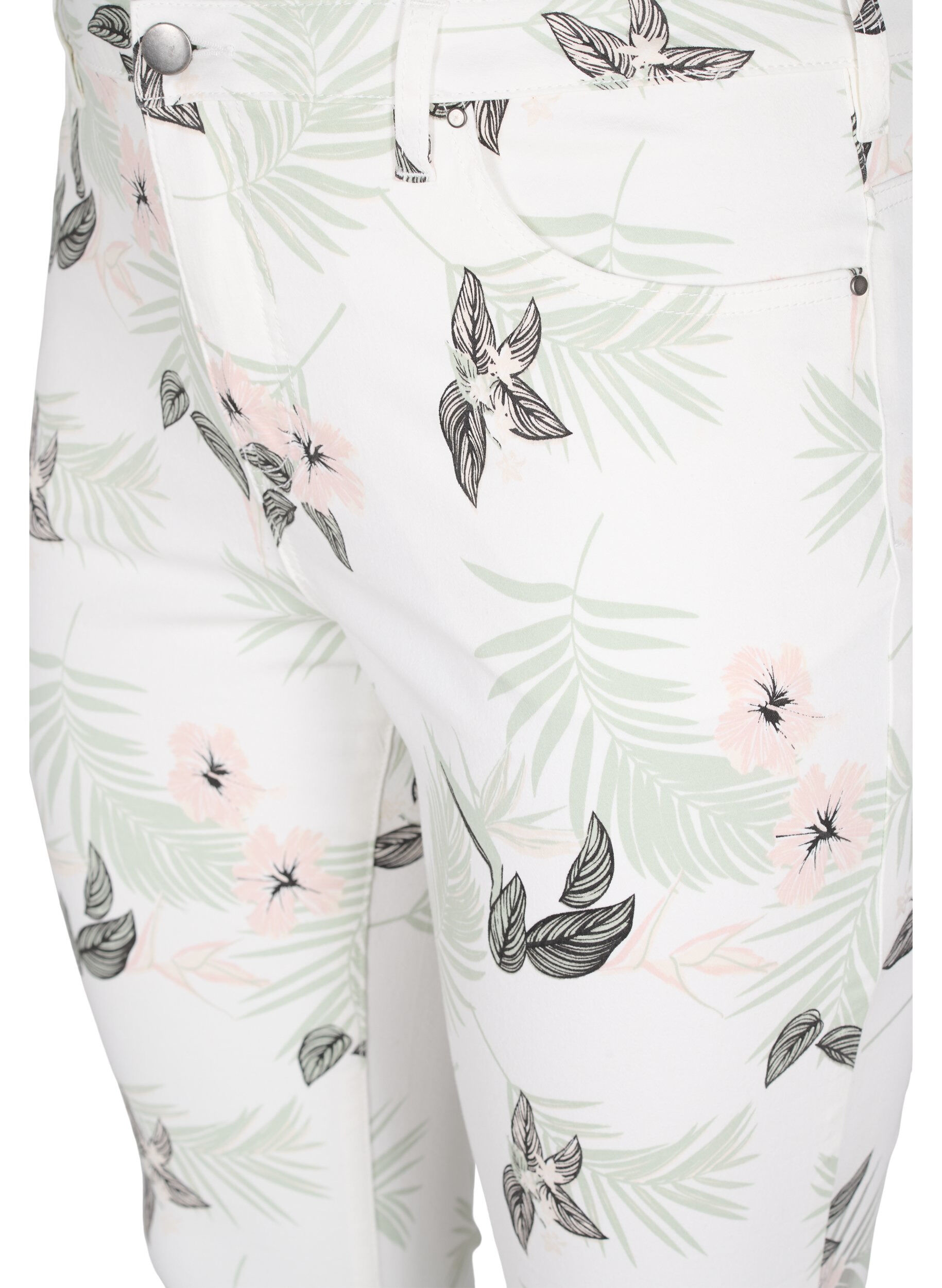 Zizzi Amy jeans met hoge taille en bloemenprint, White Flower AOP L78, Packshot image number 2