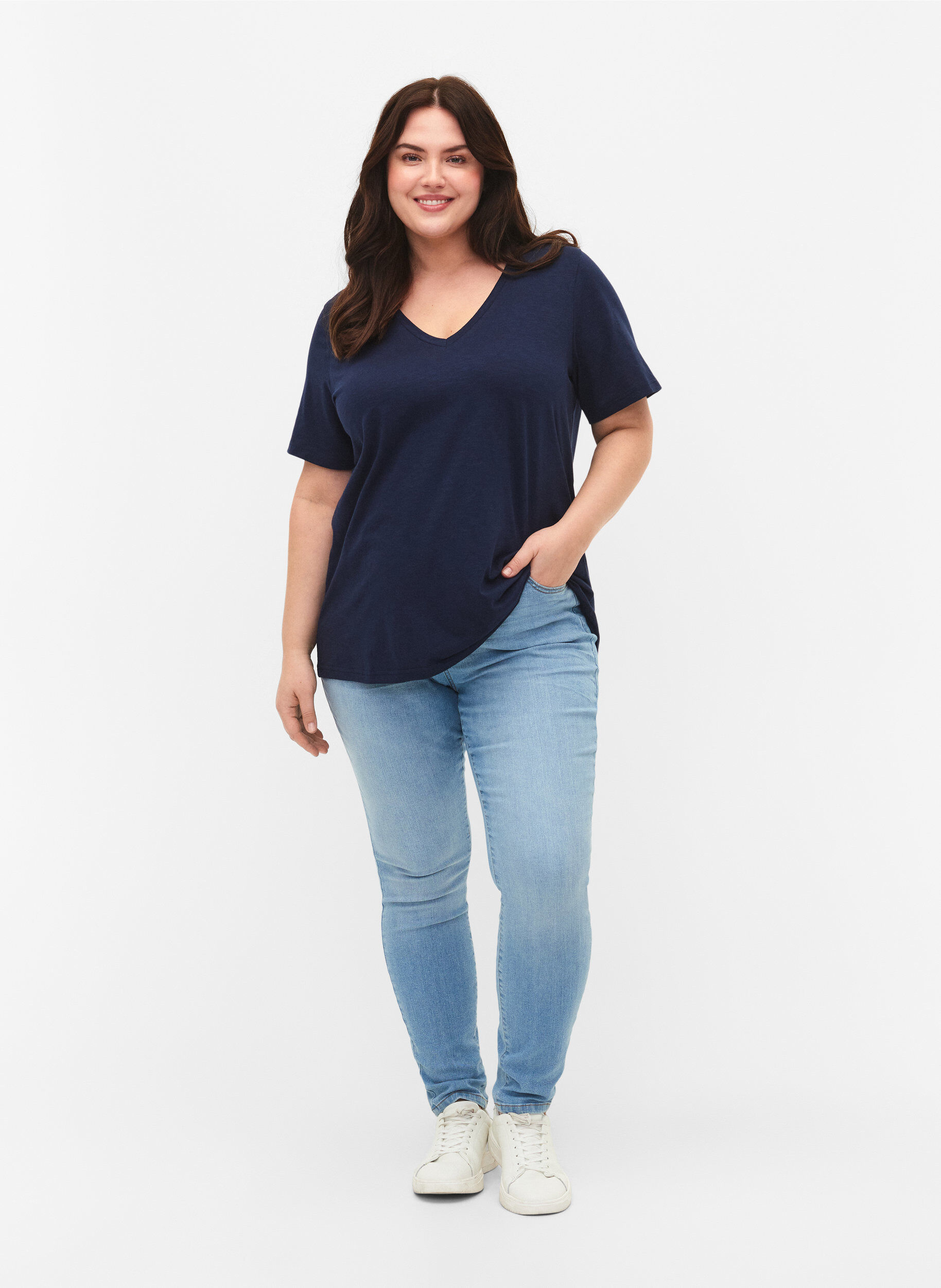 Zizzi Basic t-shirt met korte mouwen en v-hals, Blauw, Model image number 1