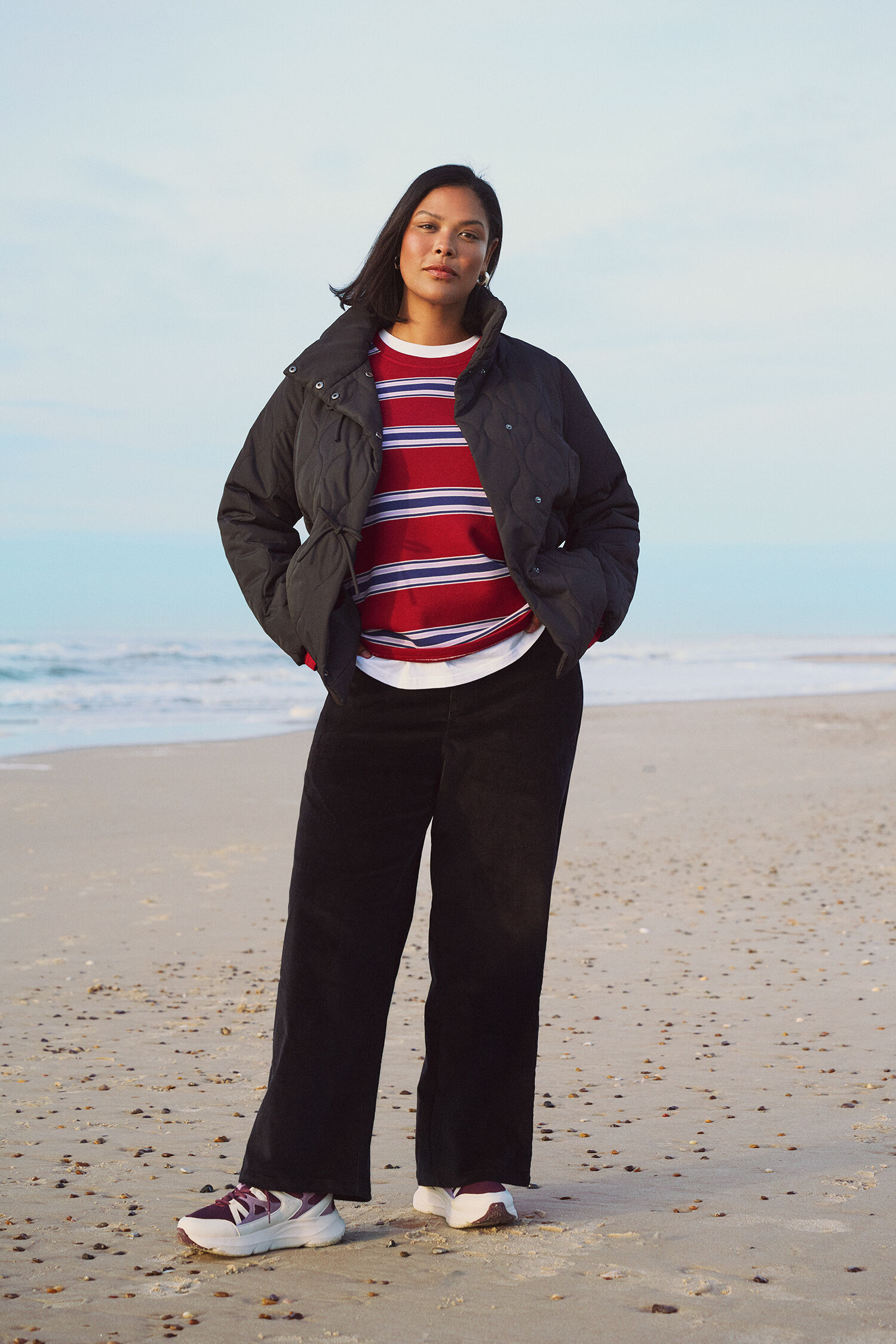 Zizzi Korte gewatteerde jas met strikken, , Model