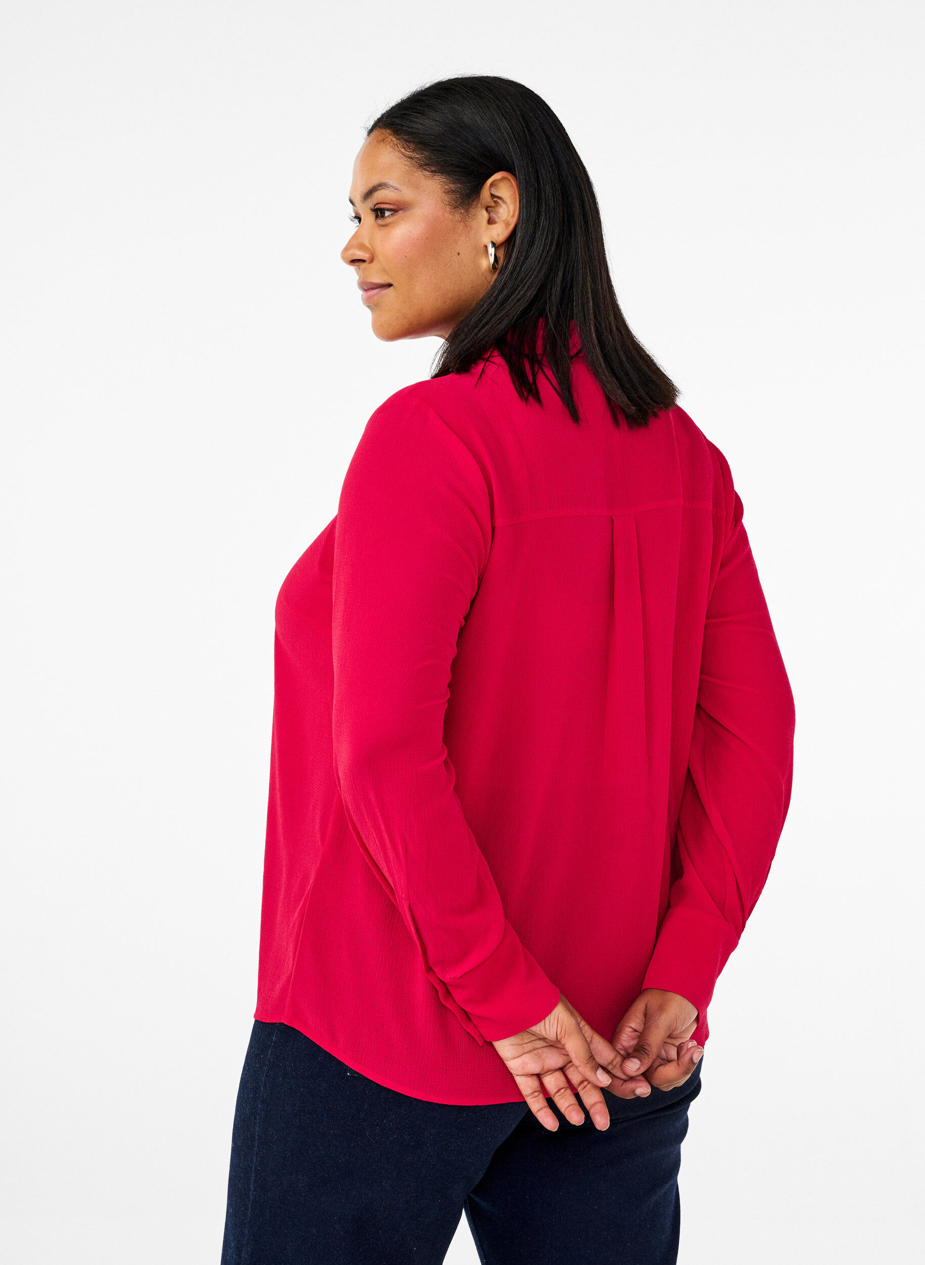 Zizzi Effen gekleurd shirt met parels, Rood, Model image number 2