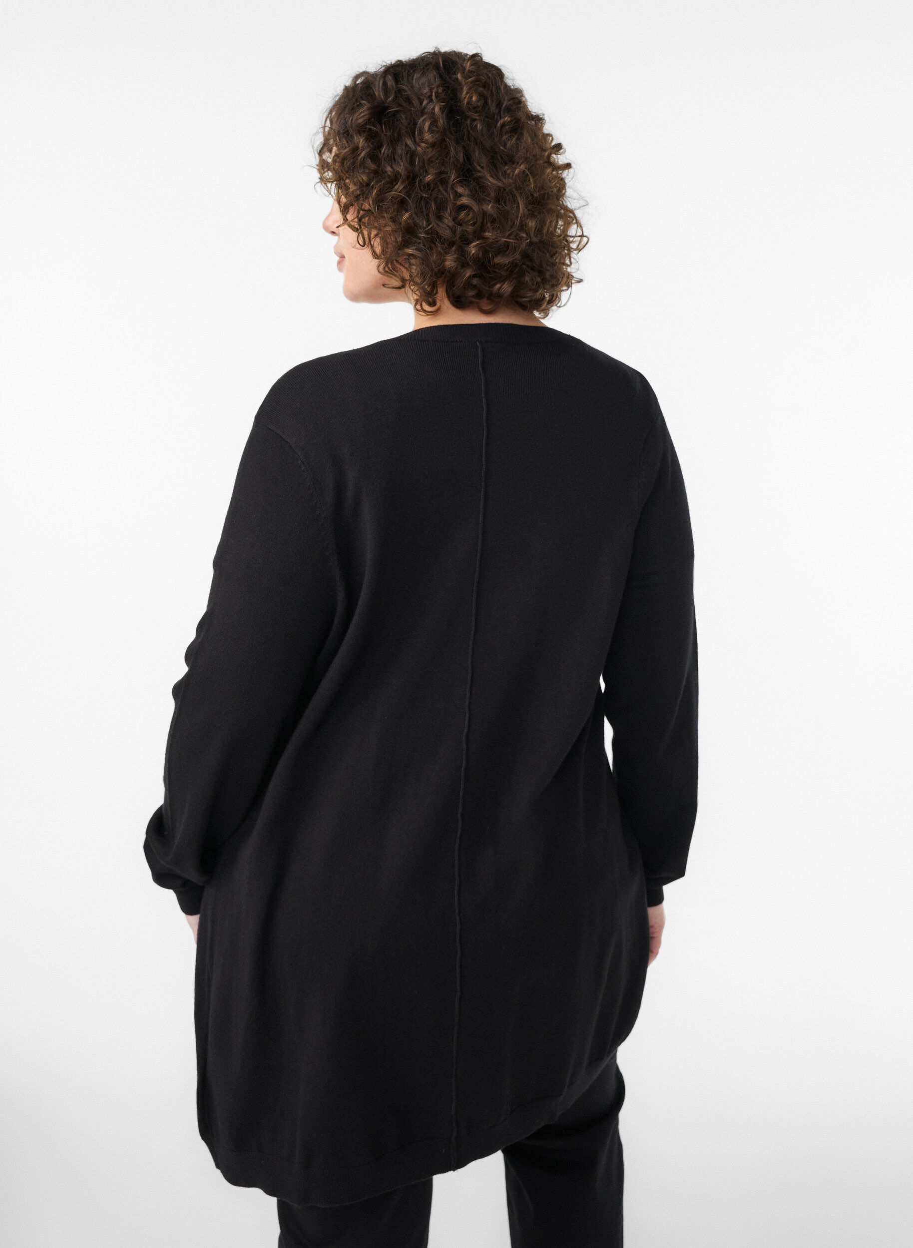 Zizzi Lang gebreid vest in viscosemix, Zwart, Model image number 2
