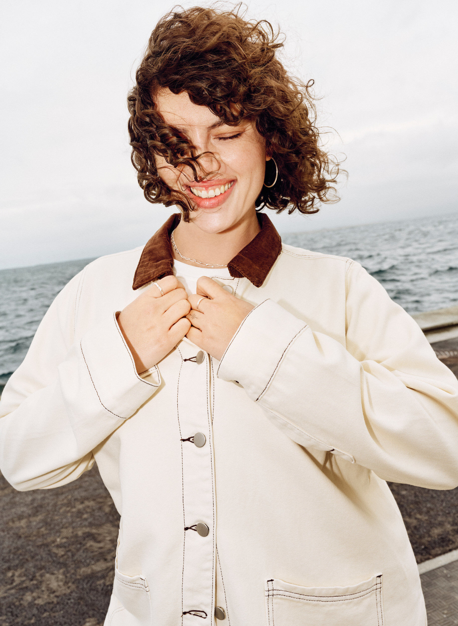 Zizzi Gekleurde denimjas met contrasterende kraag, Vanille, Image image number 0