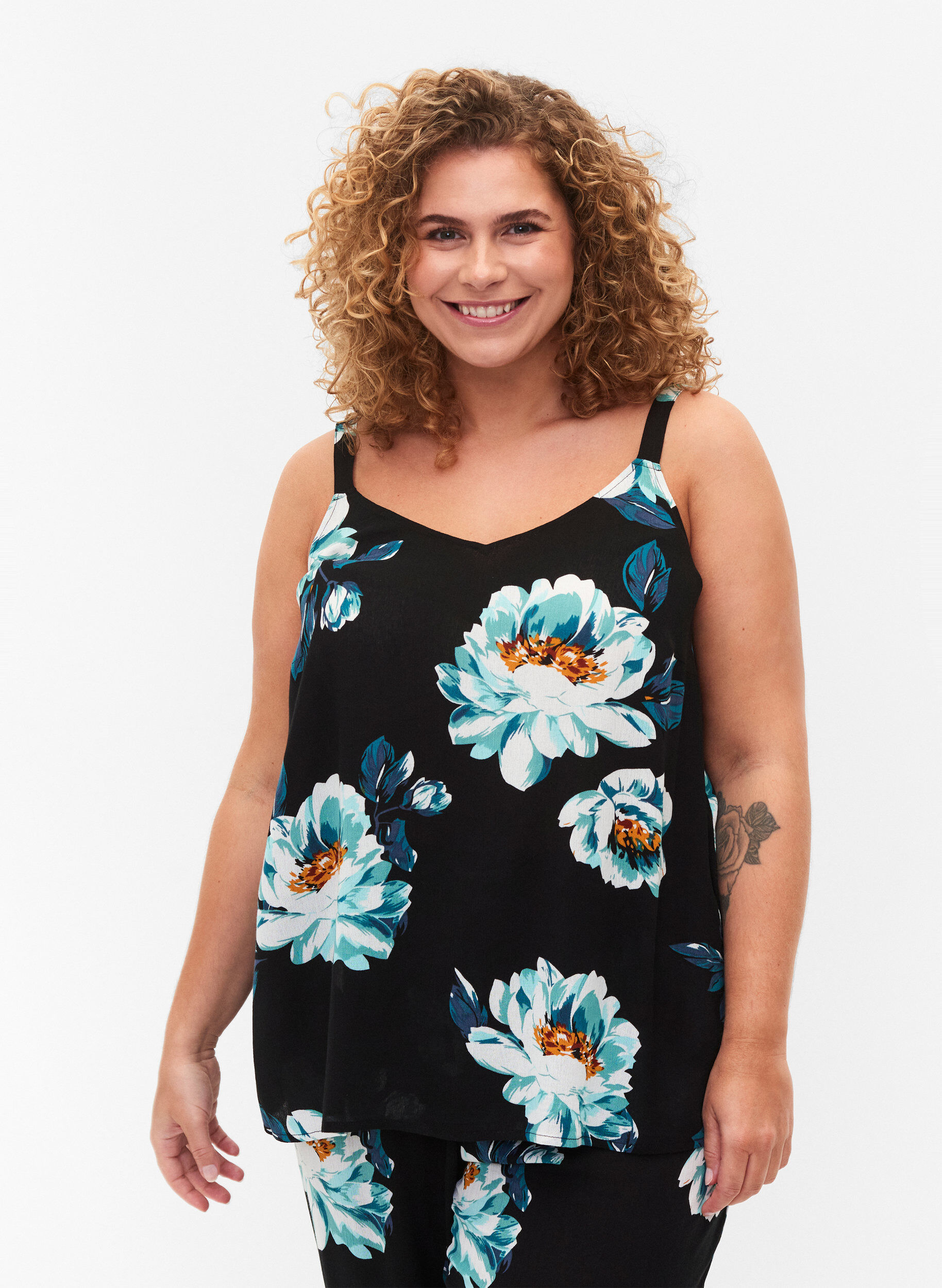 Zizzi Mouwloze top in viscose, Black Big Flower, Model image number 0