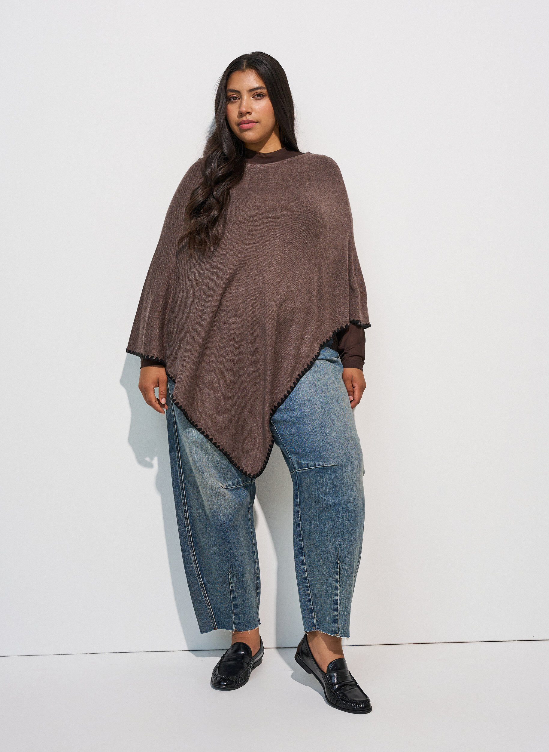 ZizziFijngebreide poncho, Bruin, Model image number 1