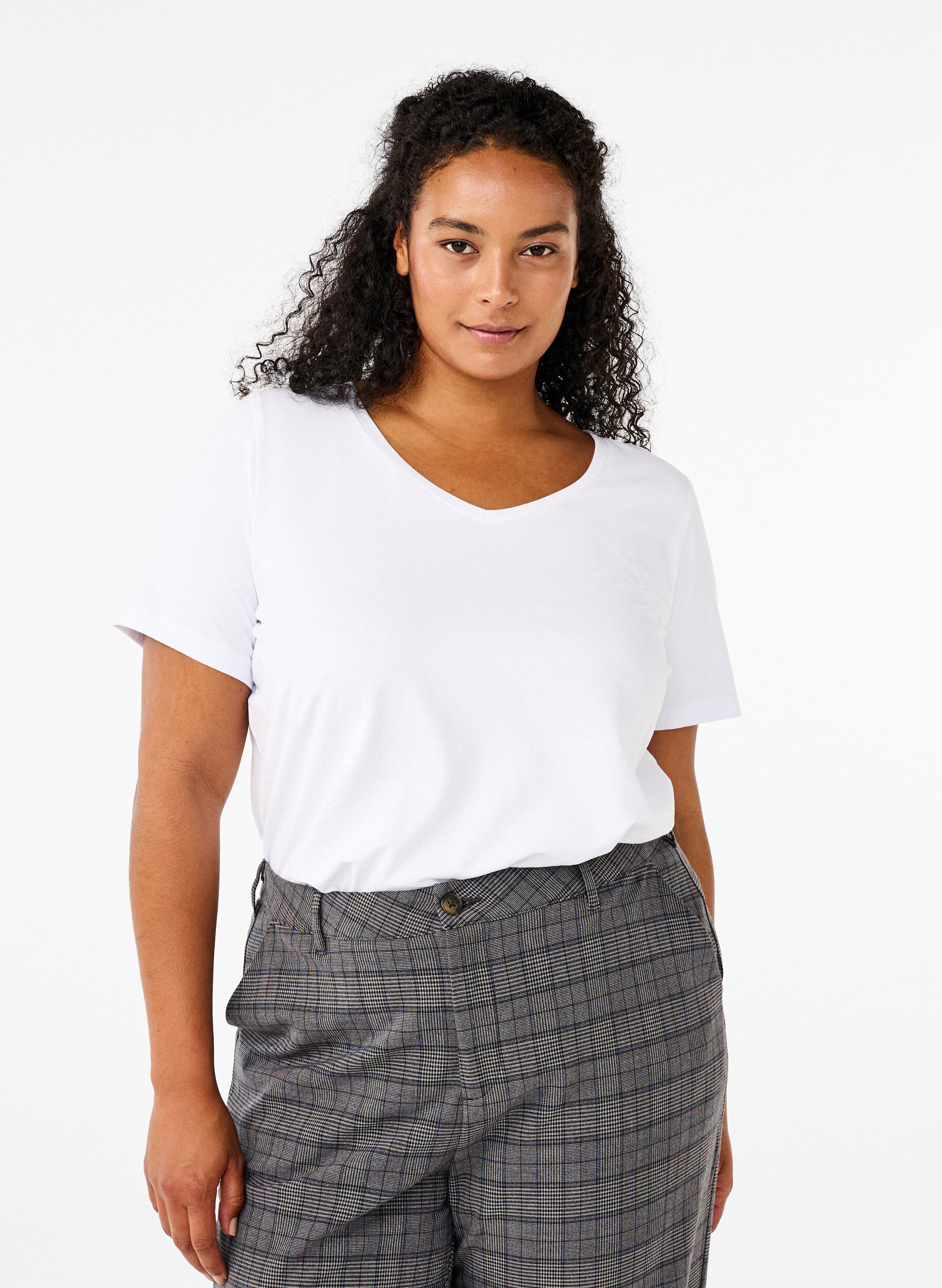Basic t-shirt in effen kleur met katoen, Wit, Model