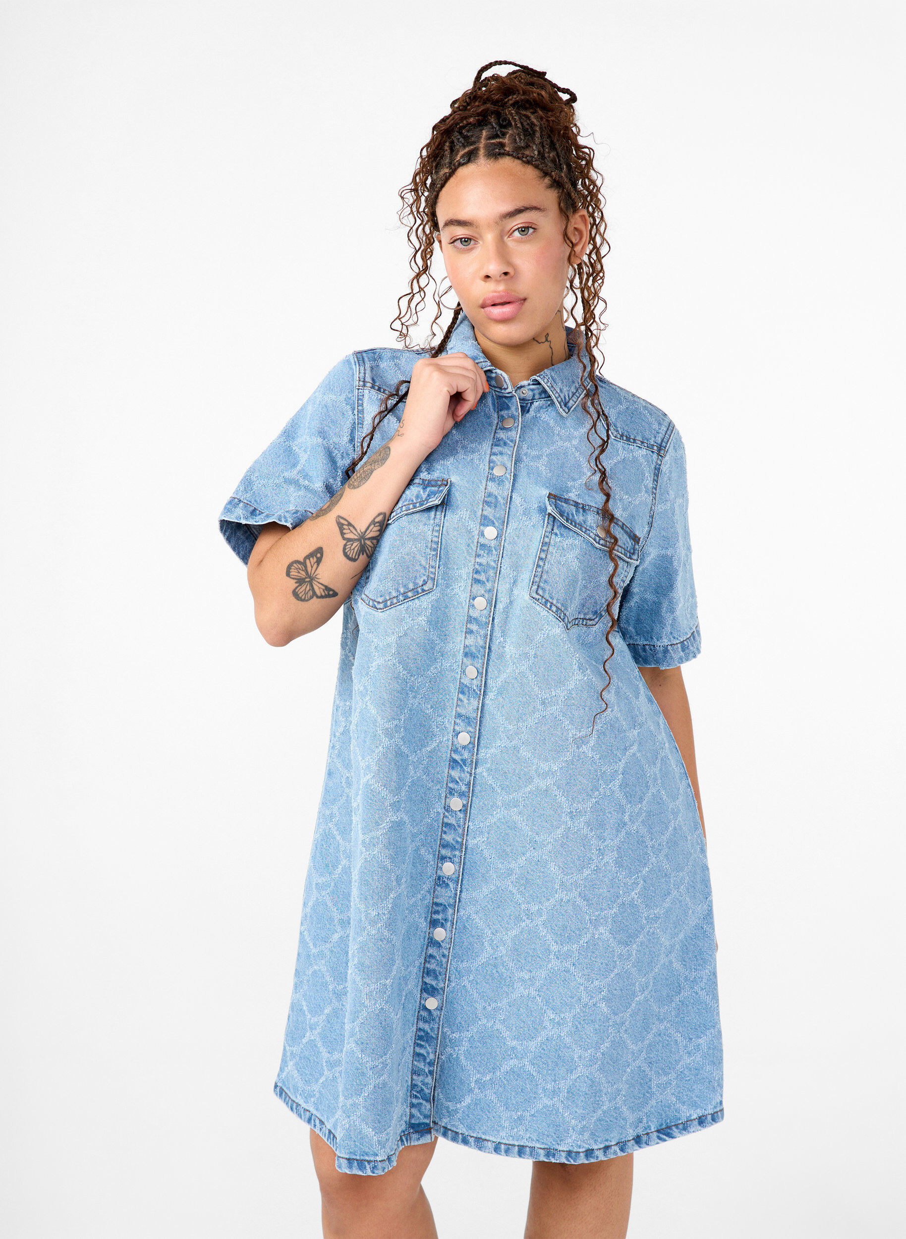 Zizzi Denim jurk met destroy-patroon en korte mouwen, Blue Denim, Model image number 0