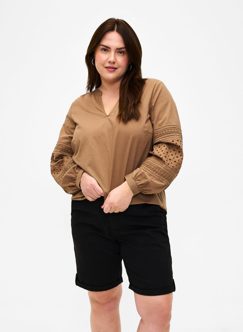 Korte chino broek met zakken, Black, Model image number 0