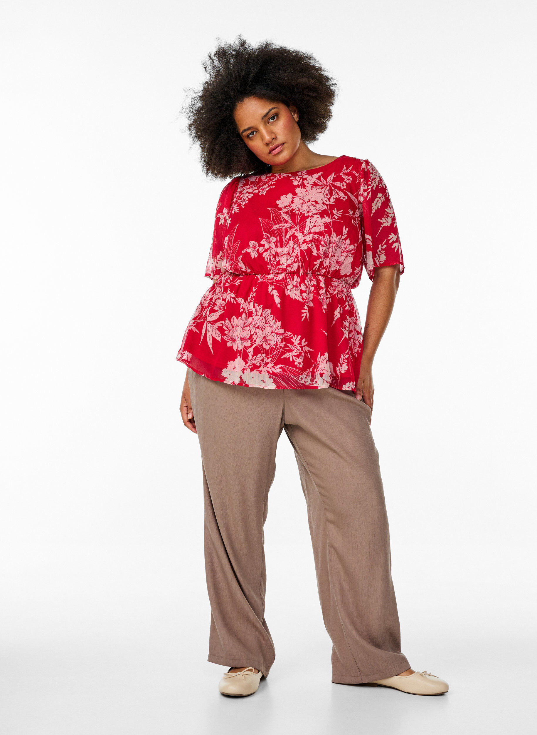Zizzi Chiffon blouse met bloemenprint en elastische taille, Rood, Model image number 1