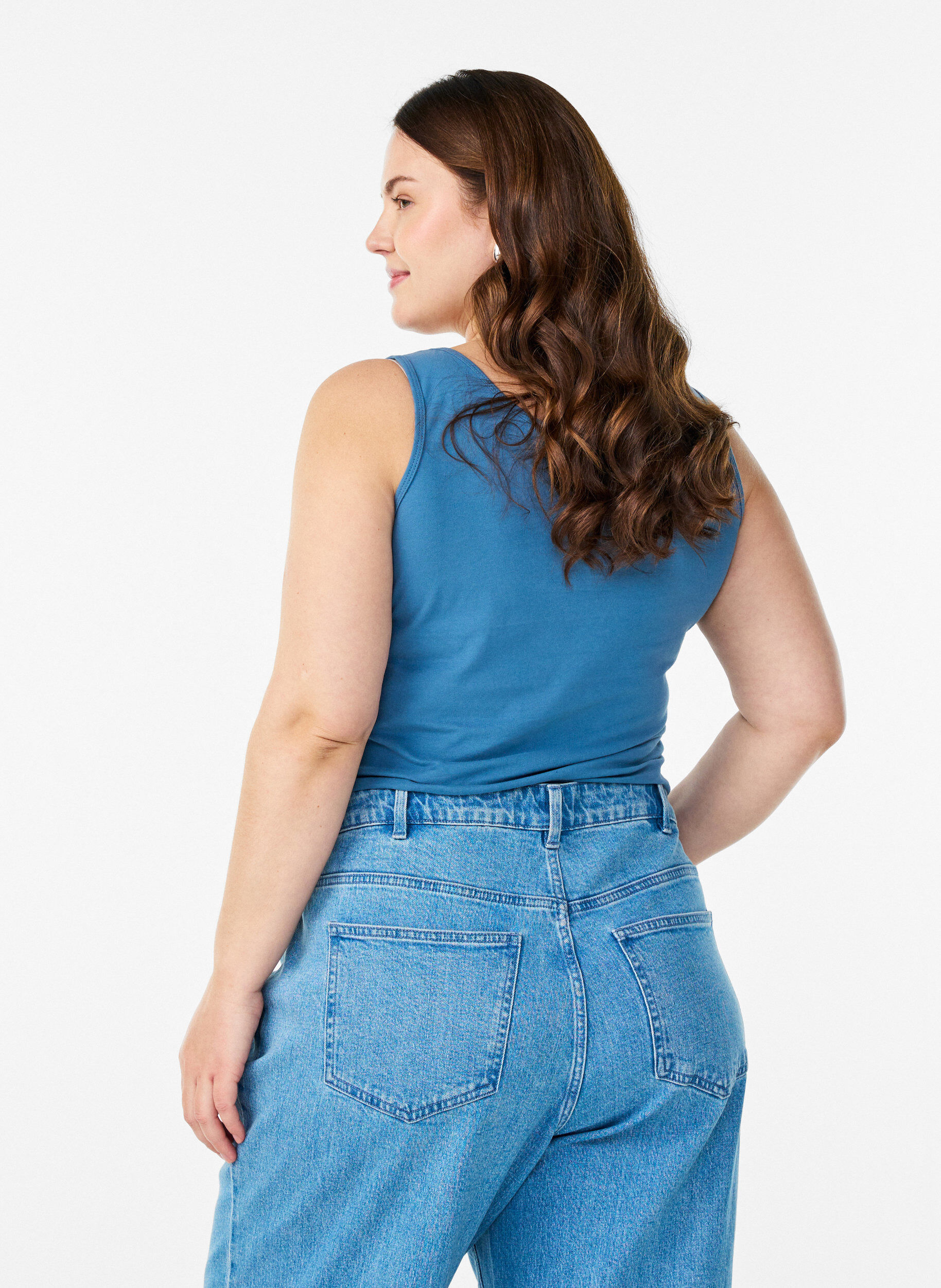 Zizzi Effen gekleurd basic top in katoen, Grijs, Model image number 2