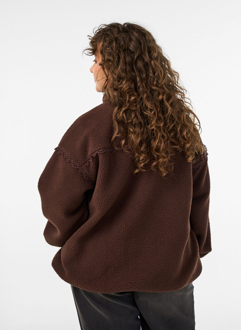 Teddyjas met broderie anglaise rand en hoge kraag, Bruin, Model image number 2