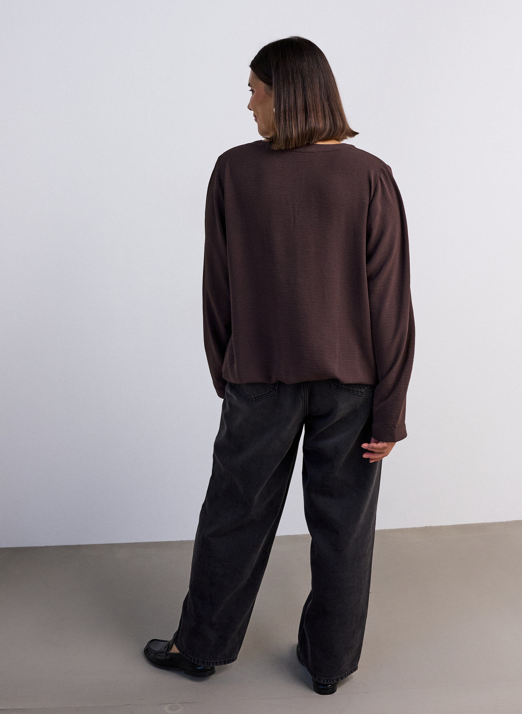 ZizziBlouse met ballonsilhouet en V-hals, Bruin, Model image number 2