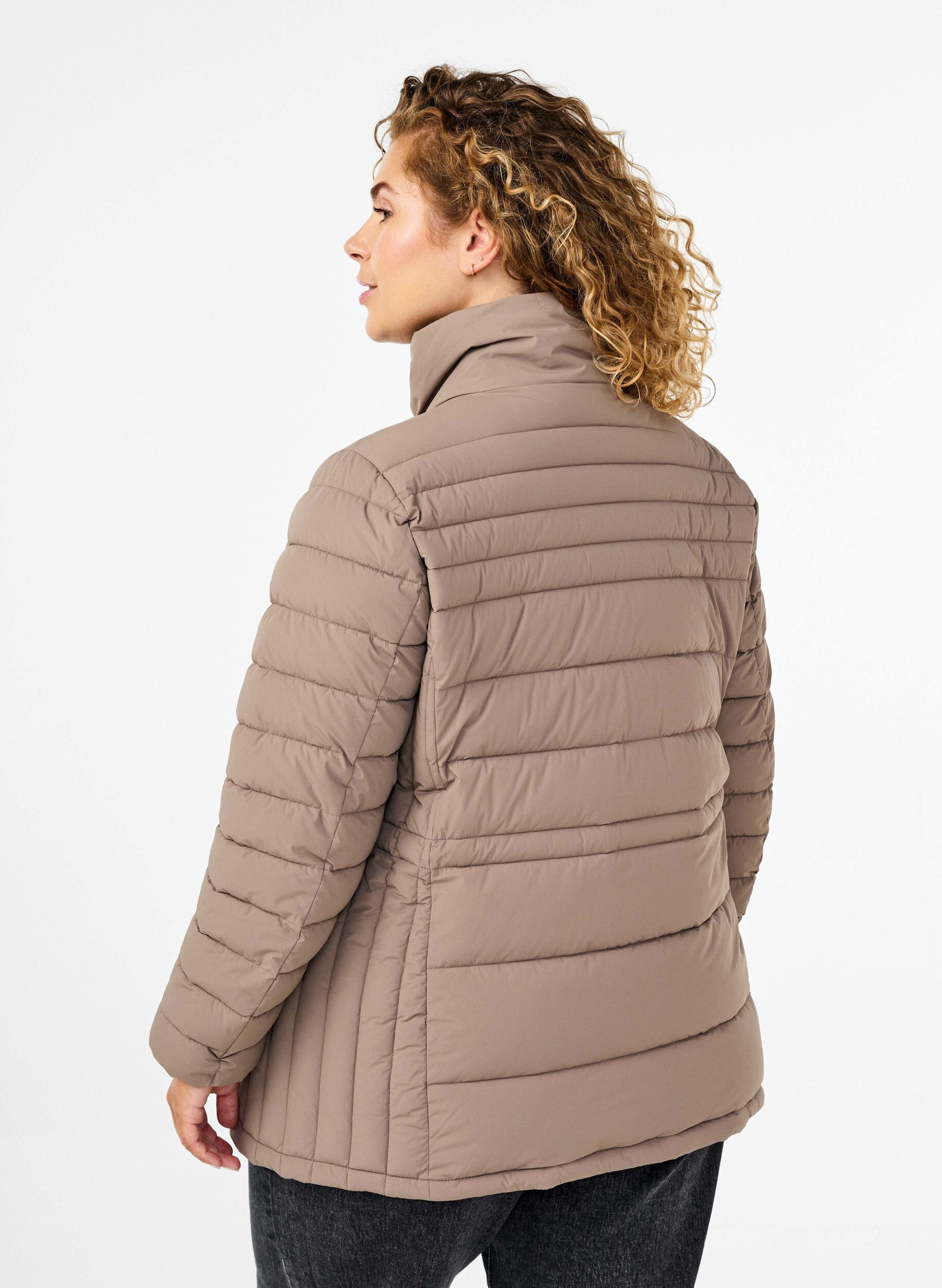 Zizzi Korte puffer jas met zakken, Beige, Model image number 2