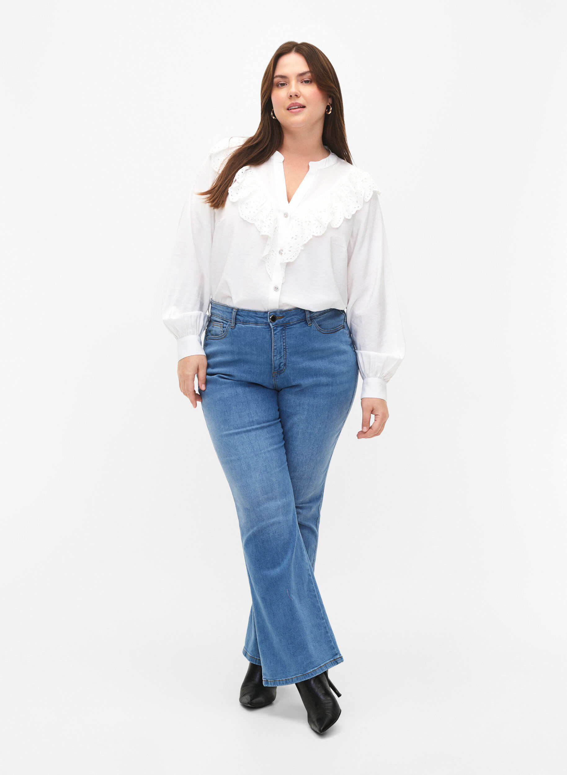 Zizzi Viscose overhemdblouse met ruches, Bright White, Model image number 2