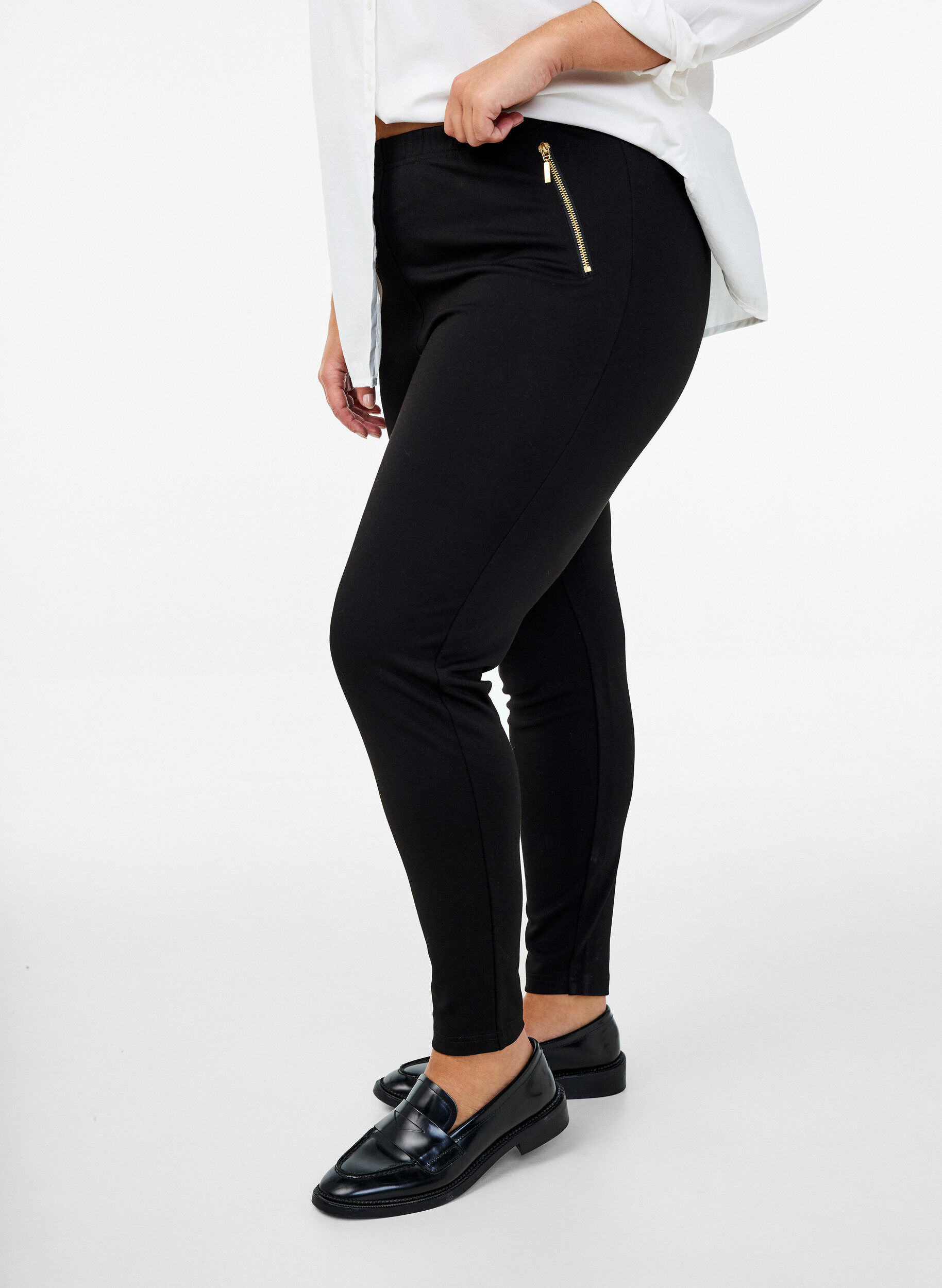 Zizzi Viscose legging met ritssluiting detail, Zwart, Model image number 0
