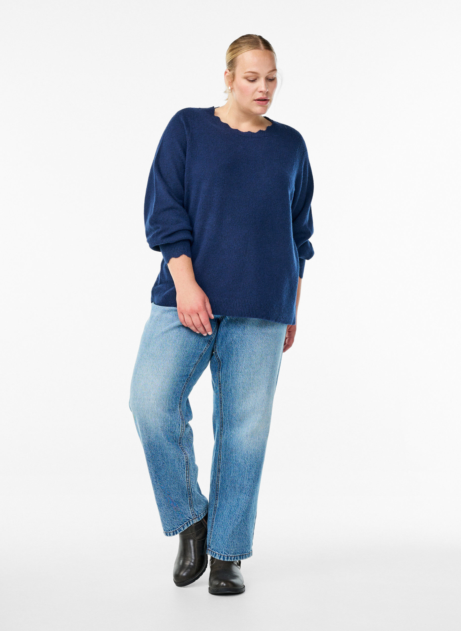 Zizzi Gebreide blouse met golvende randen, Blauw, Model image number 1