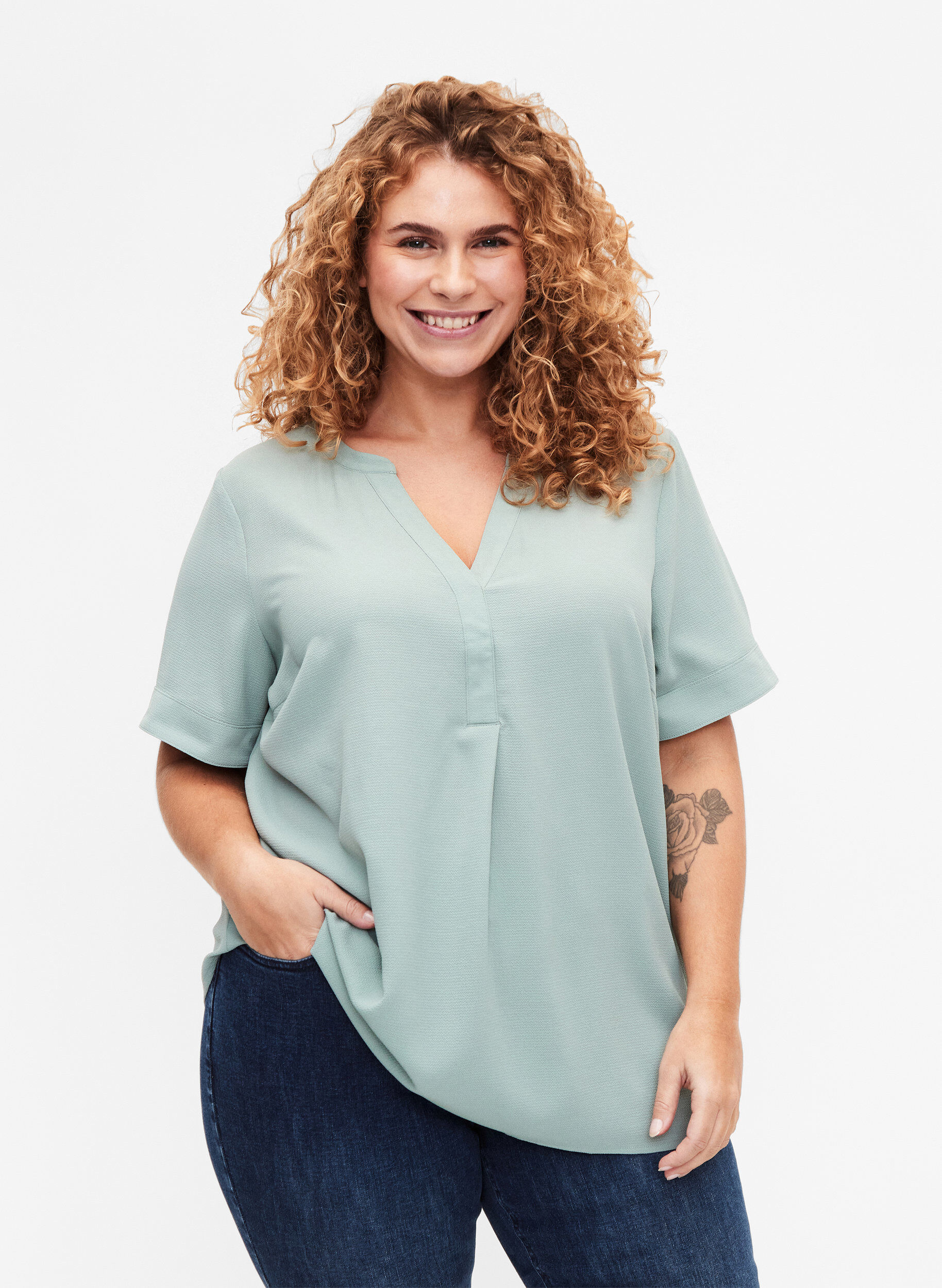 Zizzi Blouse met korte mouwen en v-hals, Groen, Model image number 0