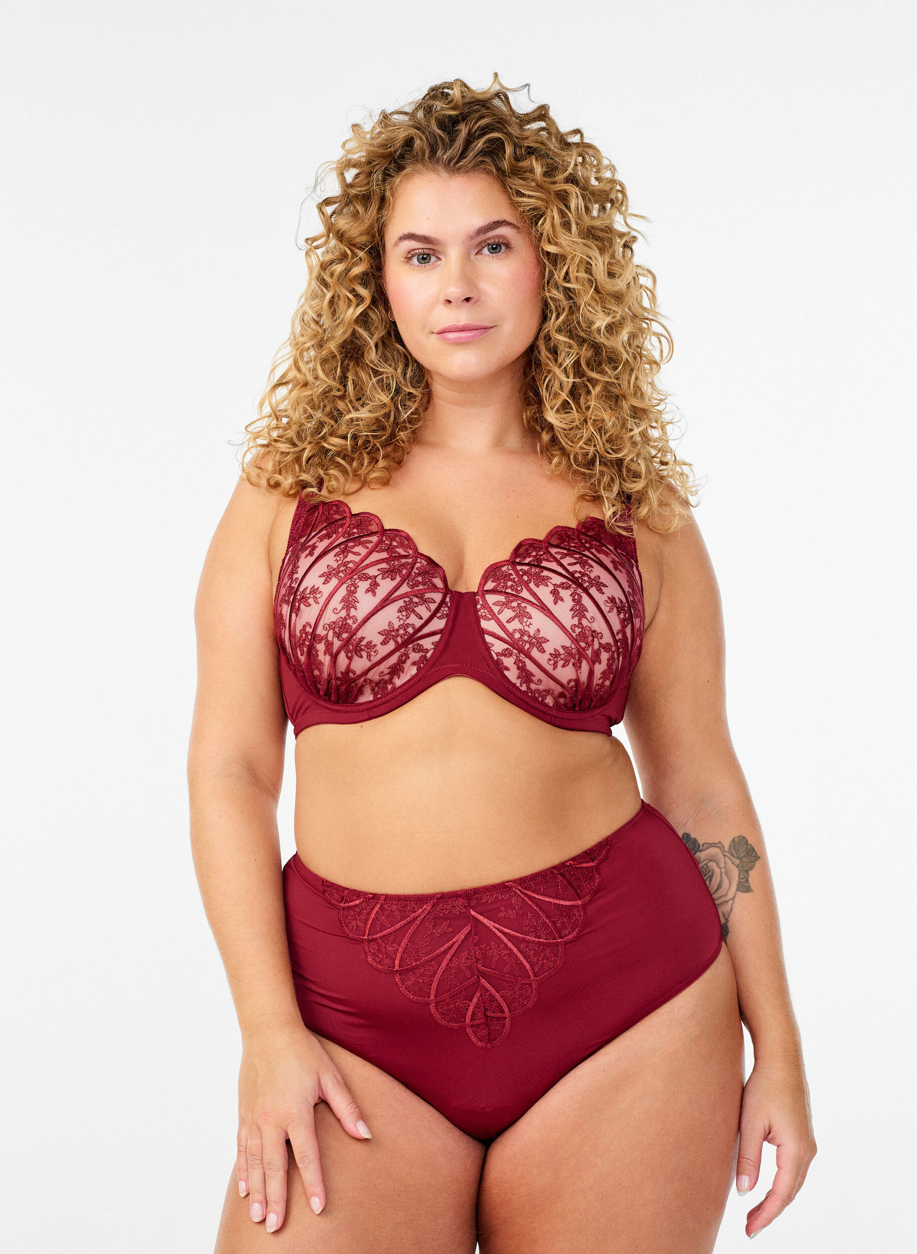 Zizzi Hipster string in microvezel met kanten details, Donker Bordeaux, Model image number 0