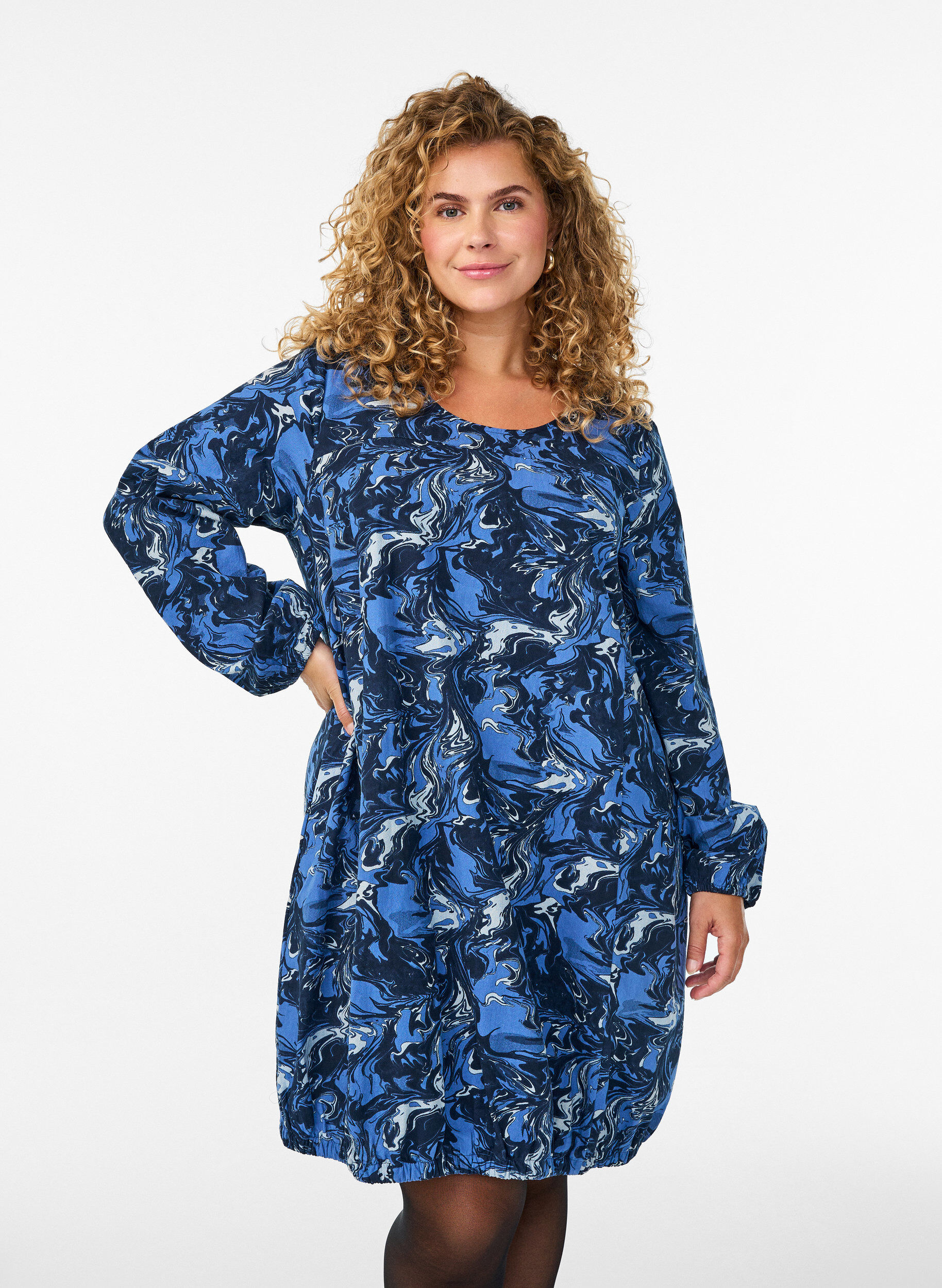ZizziKorte katoenen jurk met een elastische zoom en lange mouwen, Blauw, Model image number 0