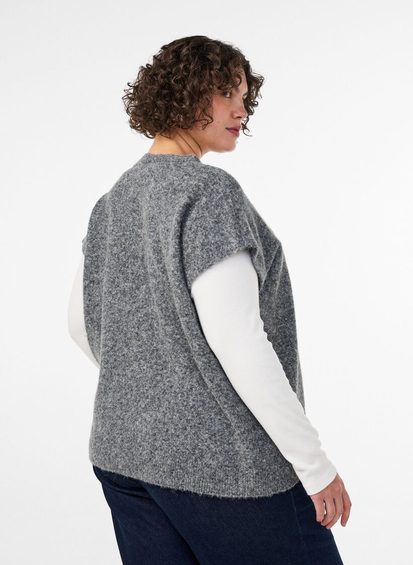 Gebreid gilet met V-hals en decoratieve knopen, Grijs, Model image number 2