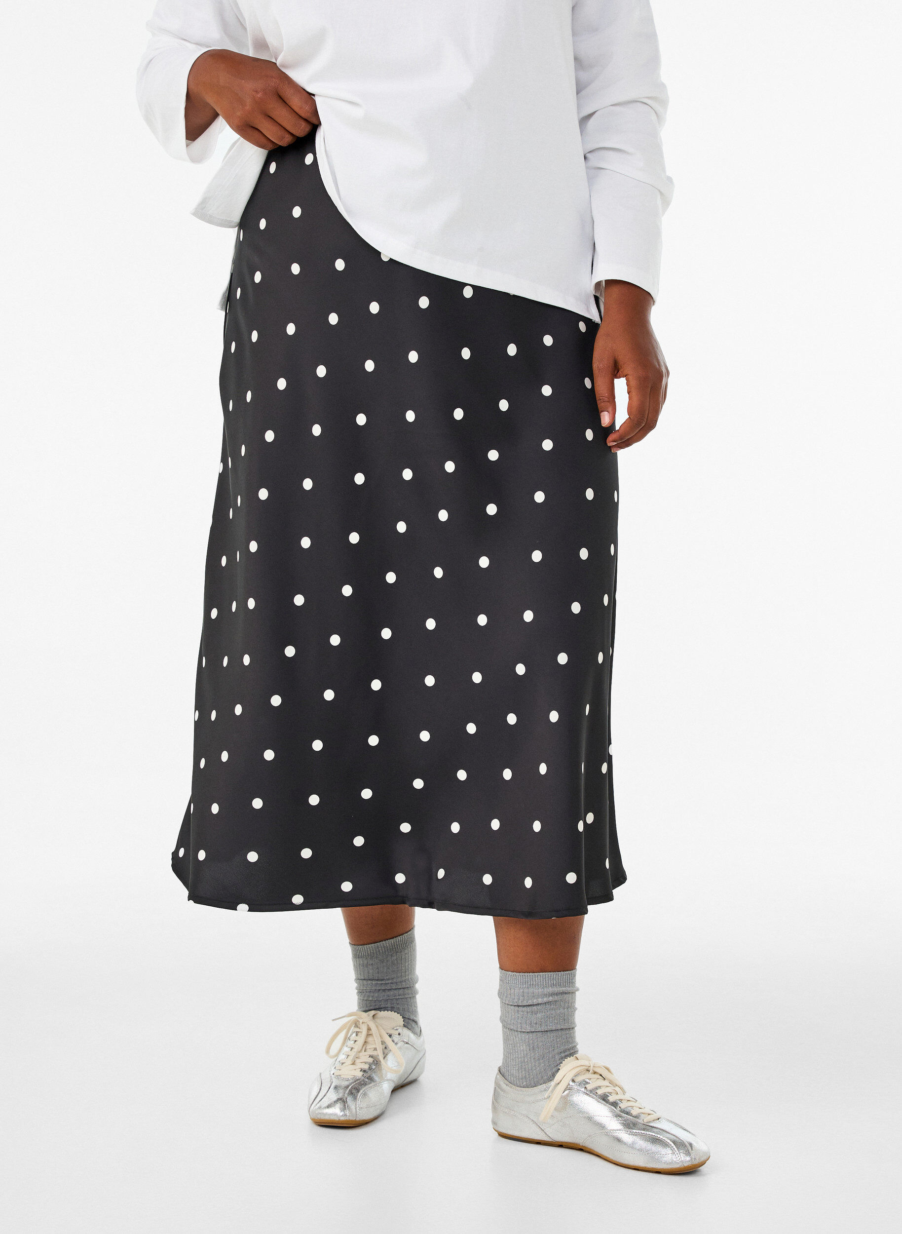 ZizziSatijnen midi rok, Zwart, Model image number 2