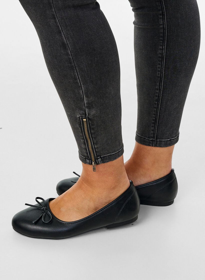 Gecropte Amy jeans met ritssluiting details, Grijs, Model image number 4