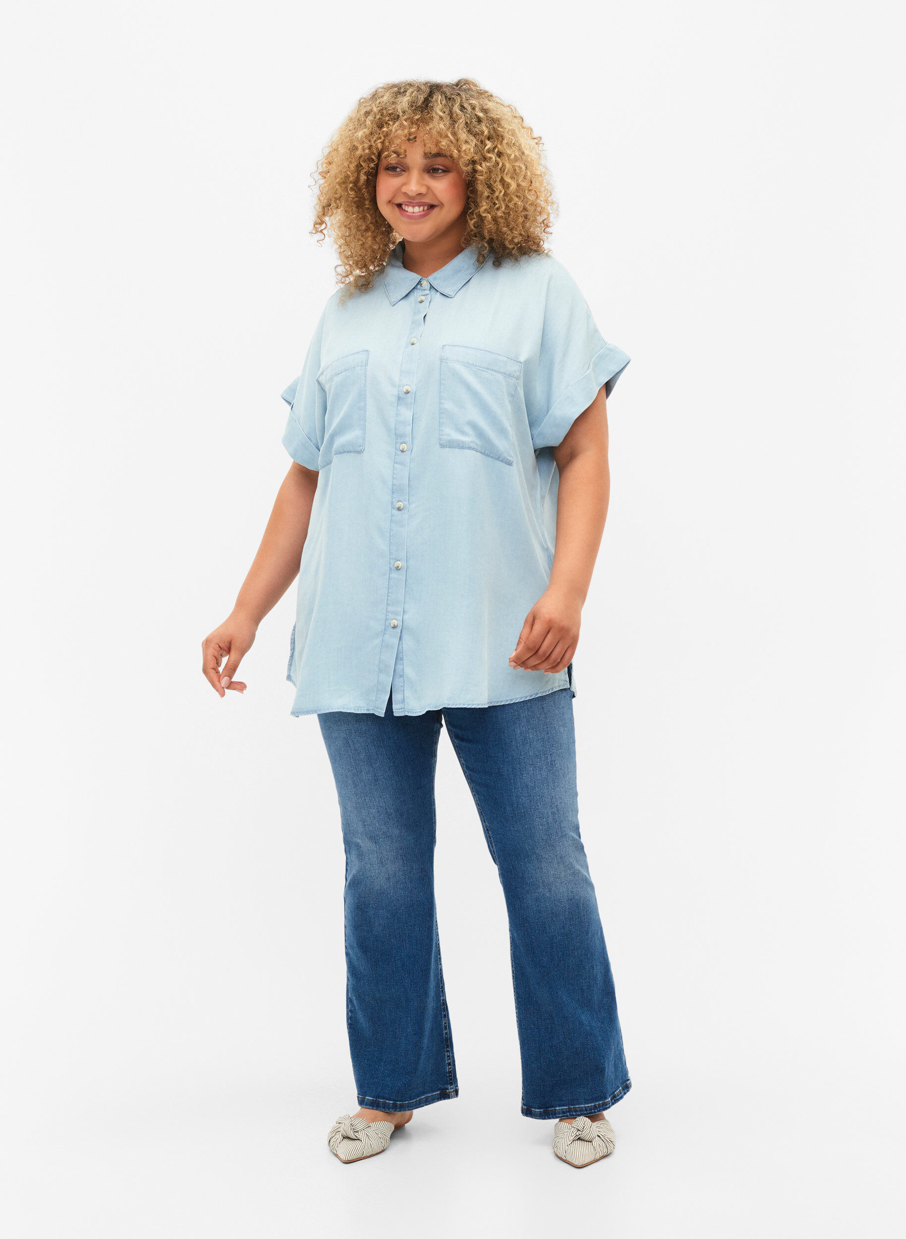 Zizzi Overhemd met korte mouwen van lyocell (TENCEL&trade;), Light blue denim, Model image number 2