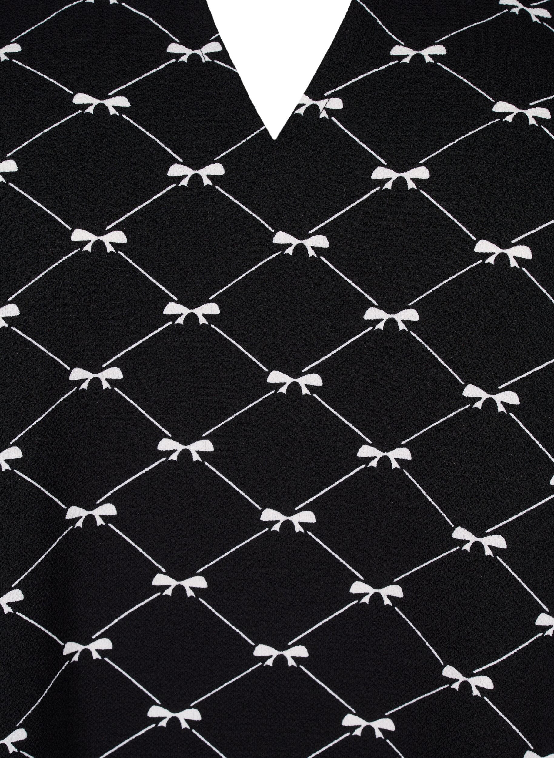 Zizzi Blouse met V-hals en strikprint, Black Bow AOP, Packshot image number 2