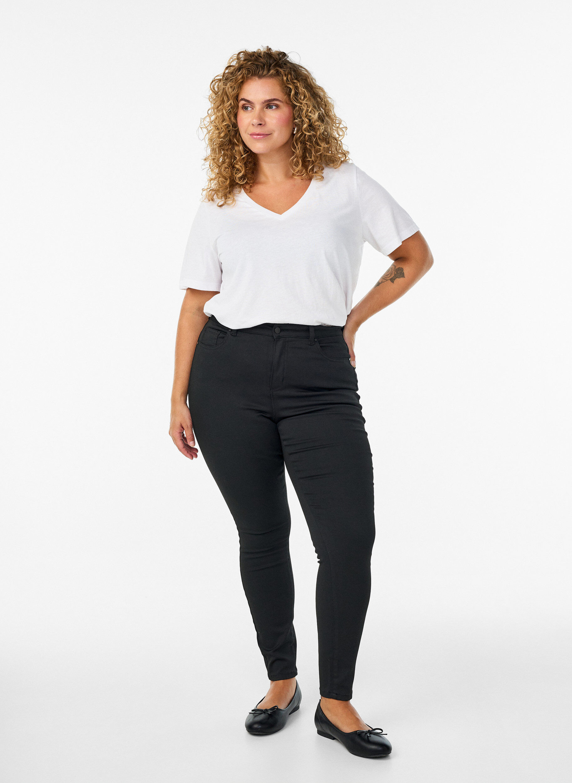 Zizzi T-shirt met korte mouwen en v-hals, Wit, Model image number 1