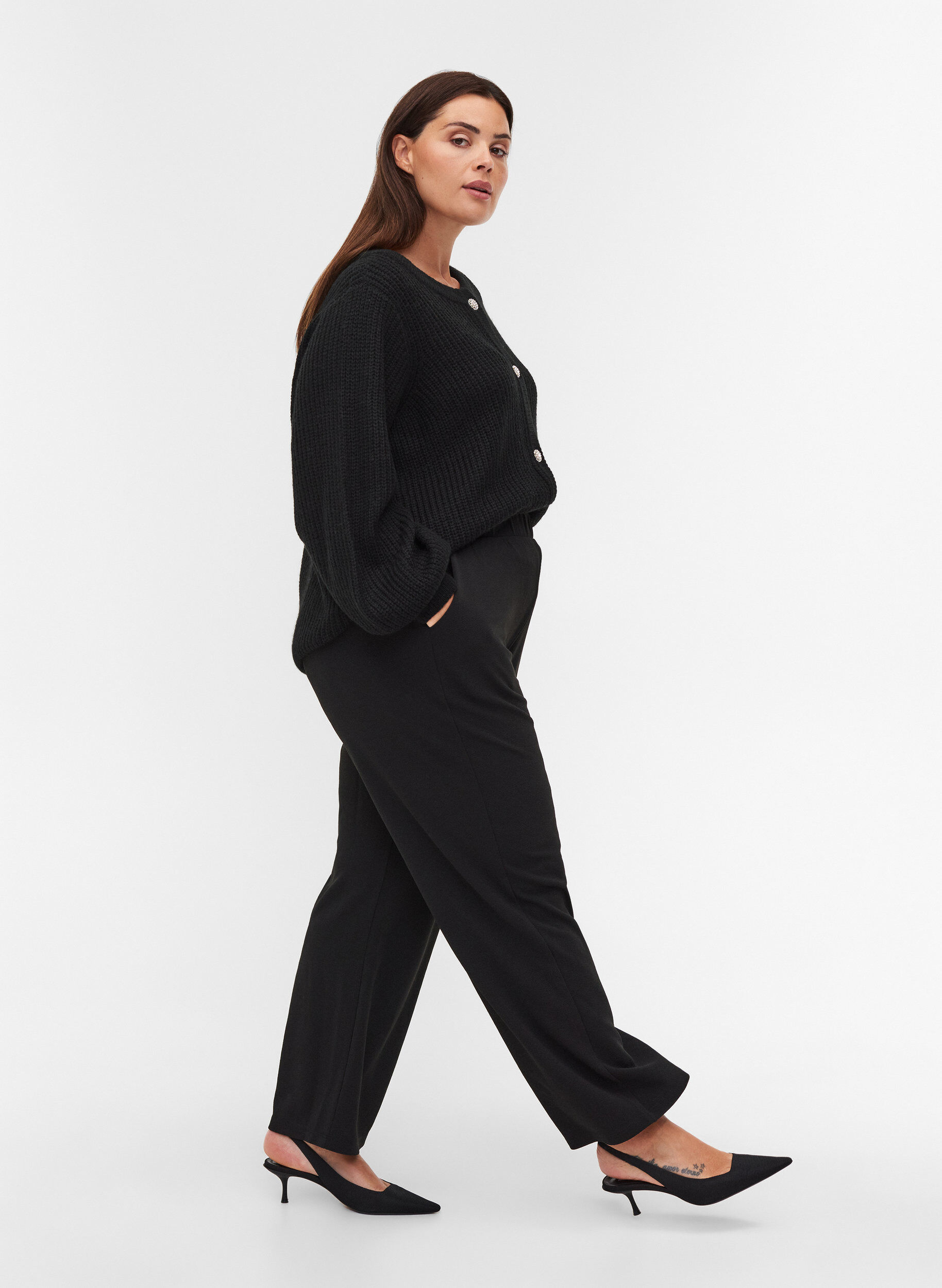 Zizzi Losse broek met zakken, Zwart, Model image number 4