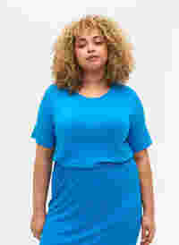 T-shirt van viscose met ribstructuur, Ibiza Blue, Model