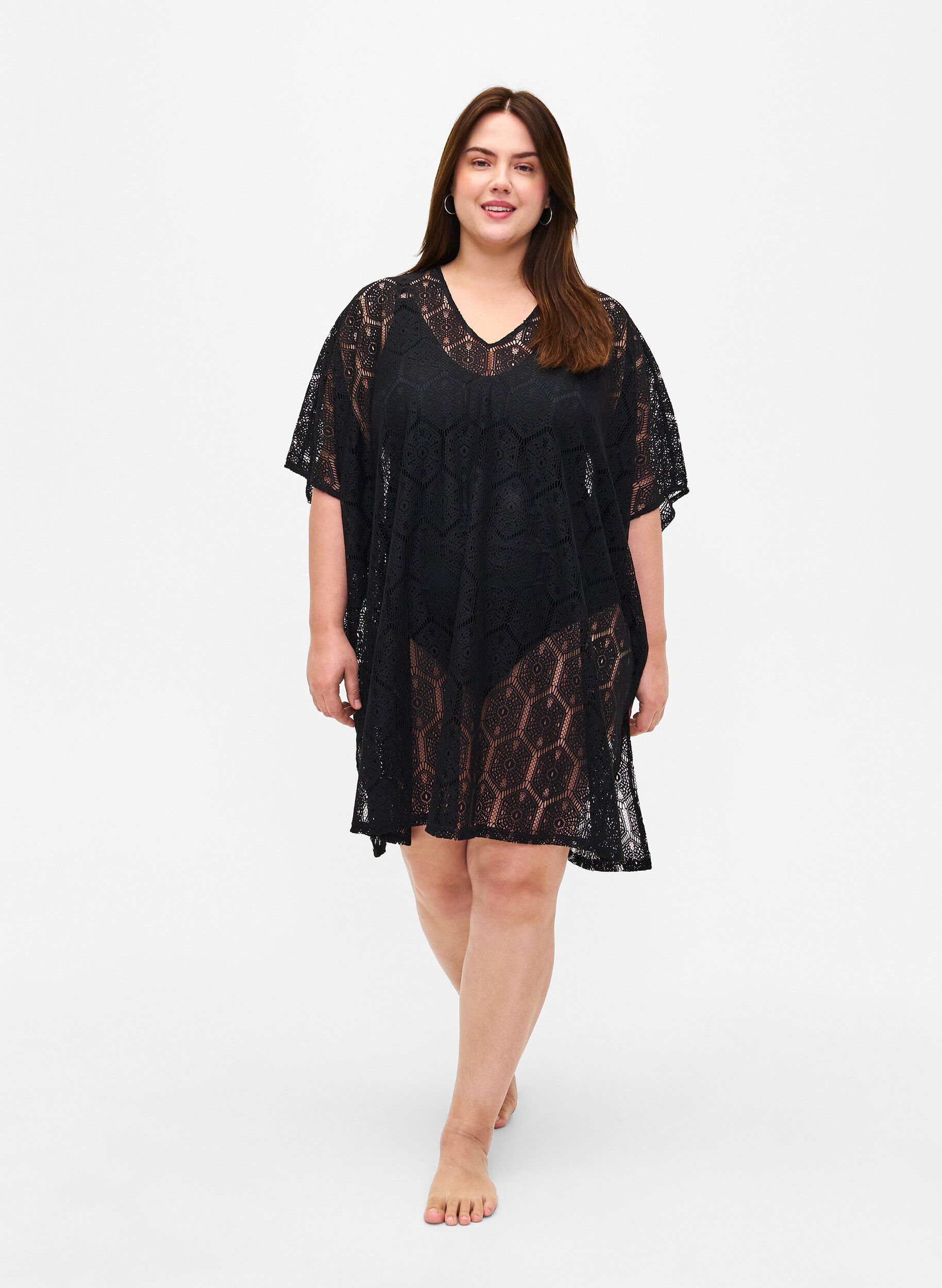 Zizzi Kaftan strandjurk met gaatjespatroon, Black, Model image number 2
