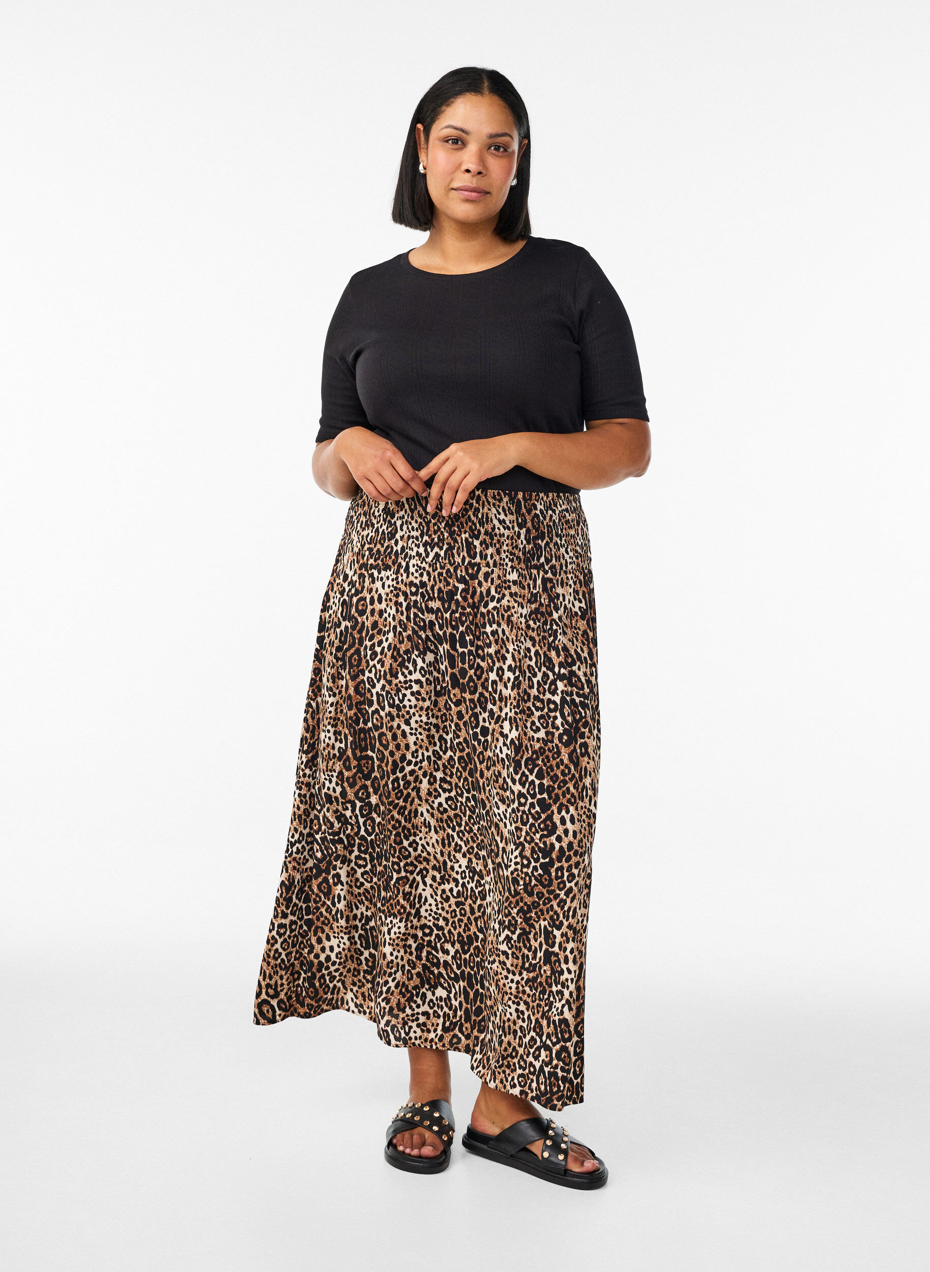 Zizzi Viscose maxi-rok met smock, Bruin, Model image number 0